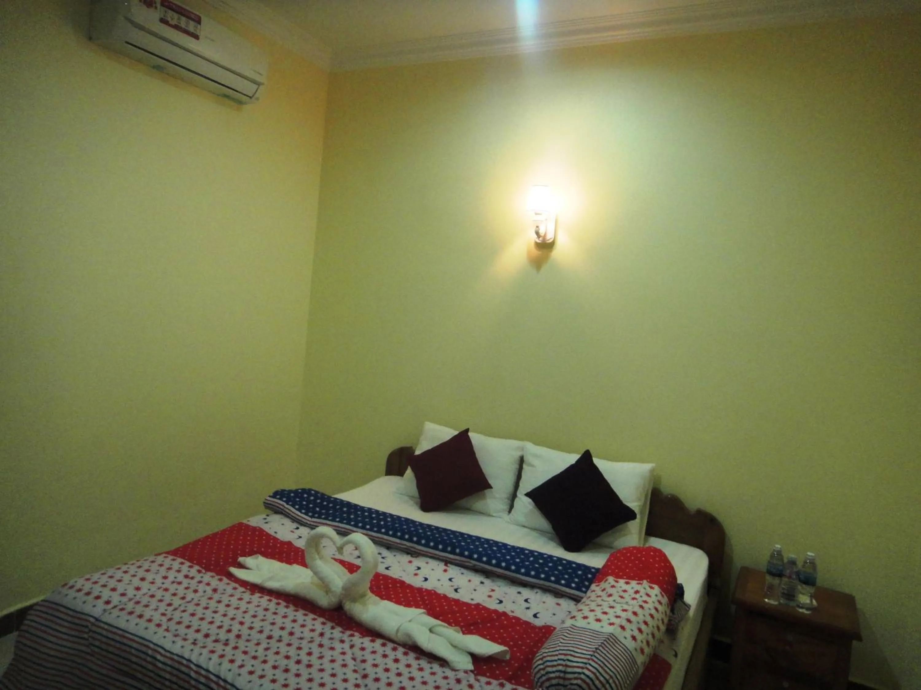 Photo of the whole room, Bed in Khemra I Guesthouse