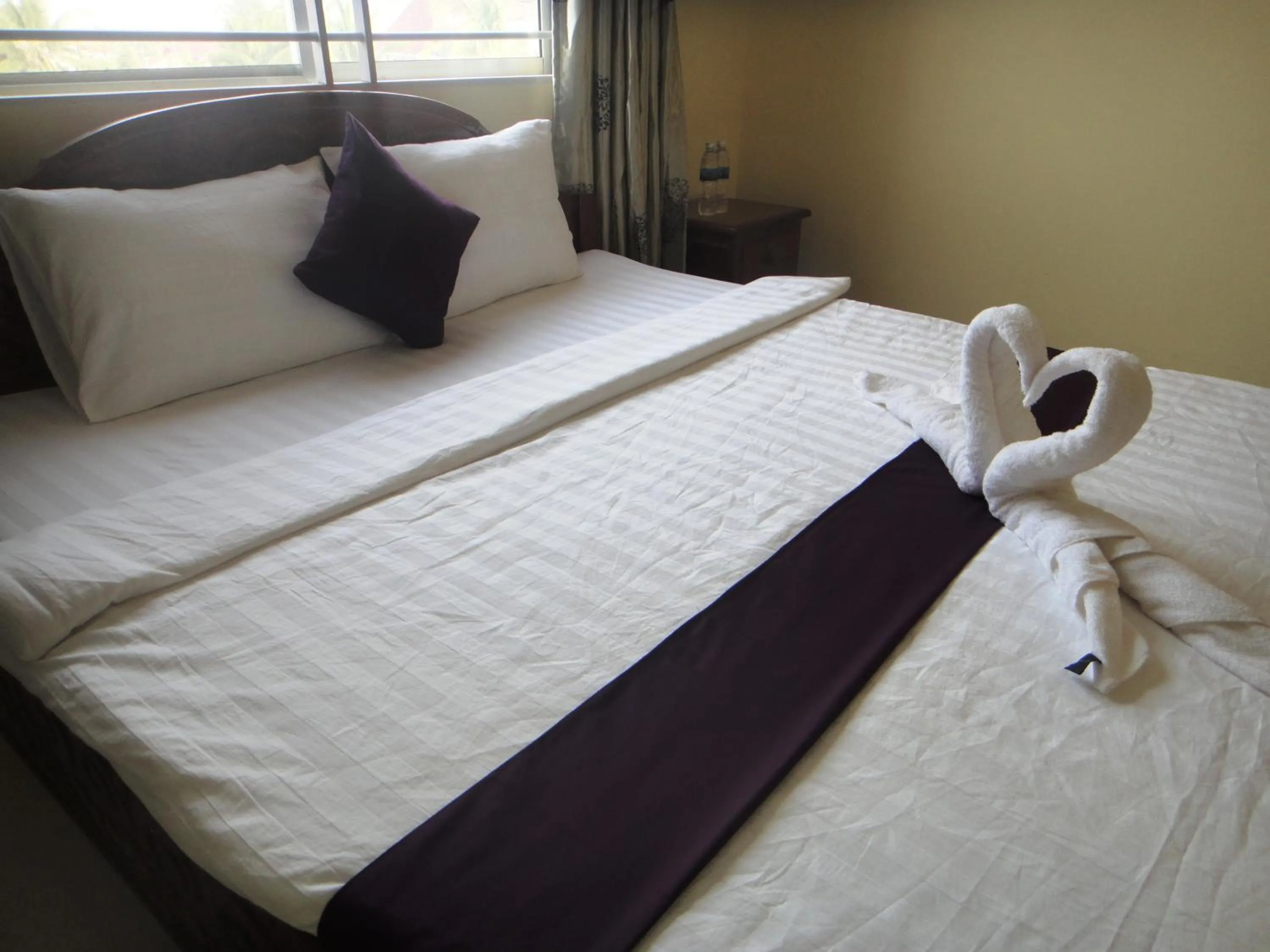 Photo of the whole room, Bed in Khemra I Guesthouse