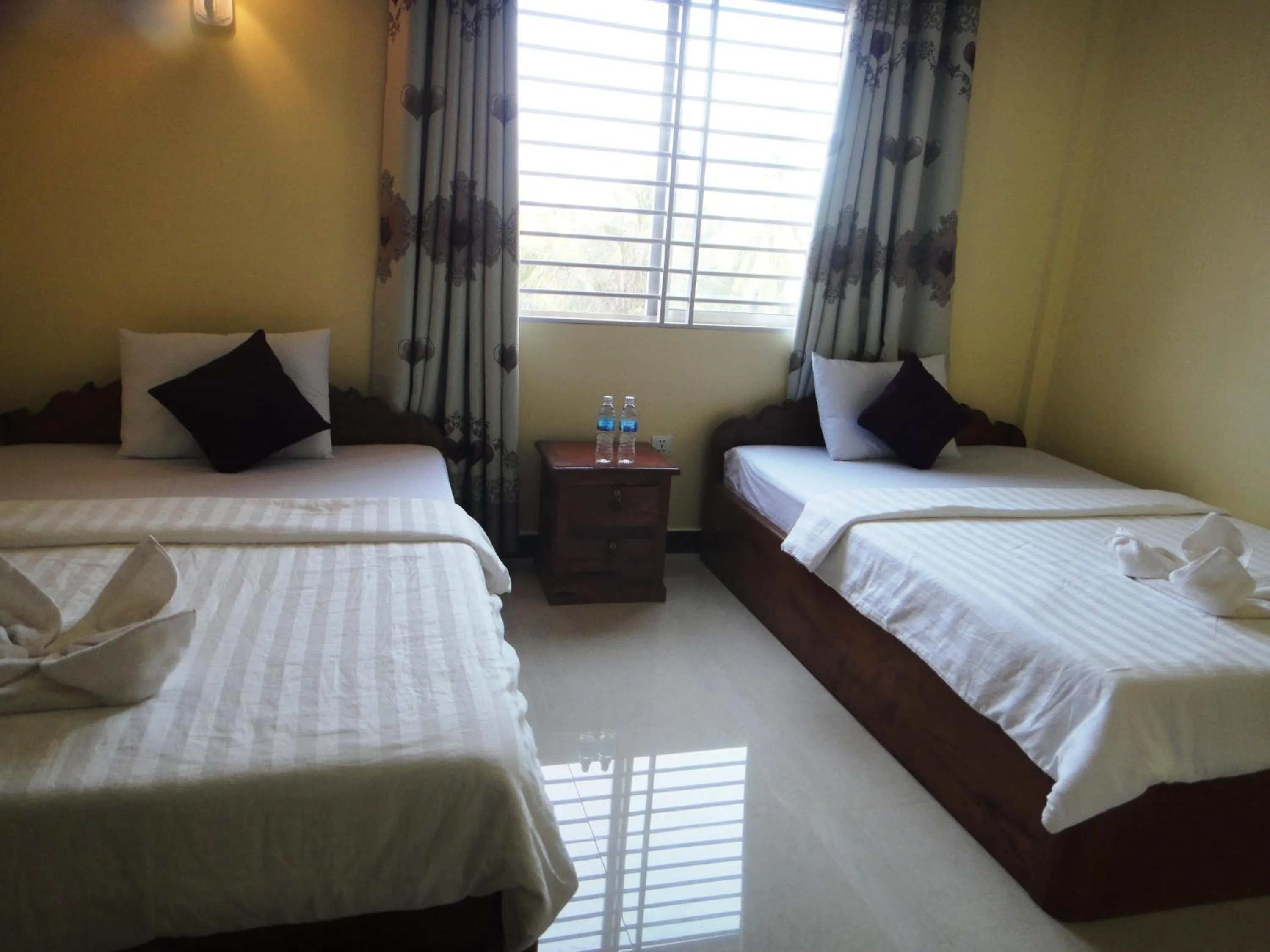 Photo of the whole room, Bed in Khemra I Guesthouse