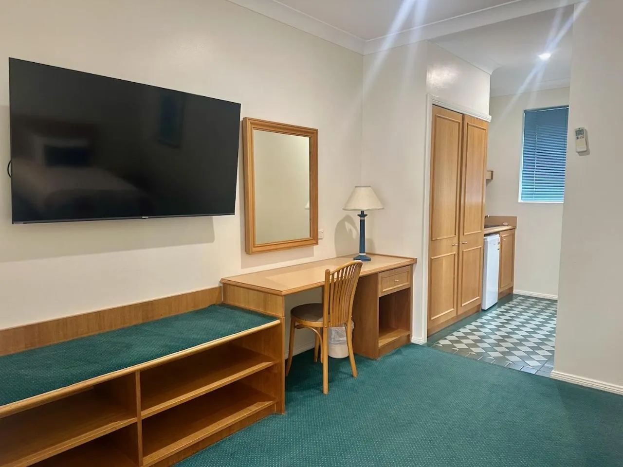 Bed in Young Federation Motor Inn and Services Club