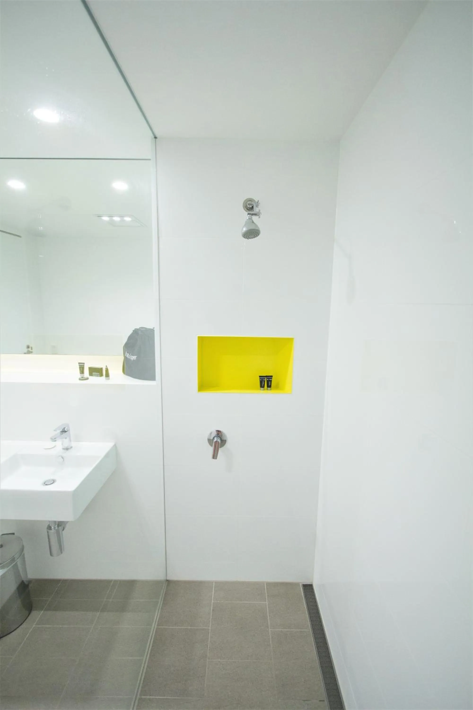 Shower in Young Federation Motor Inn and Services Club