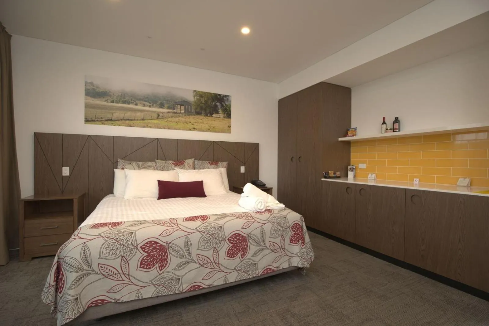 Bed in Young Federation Motor Inn and Services Club