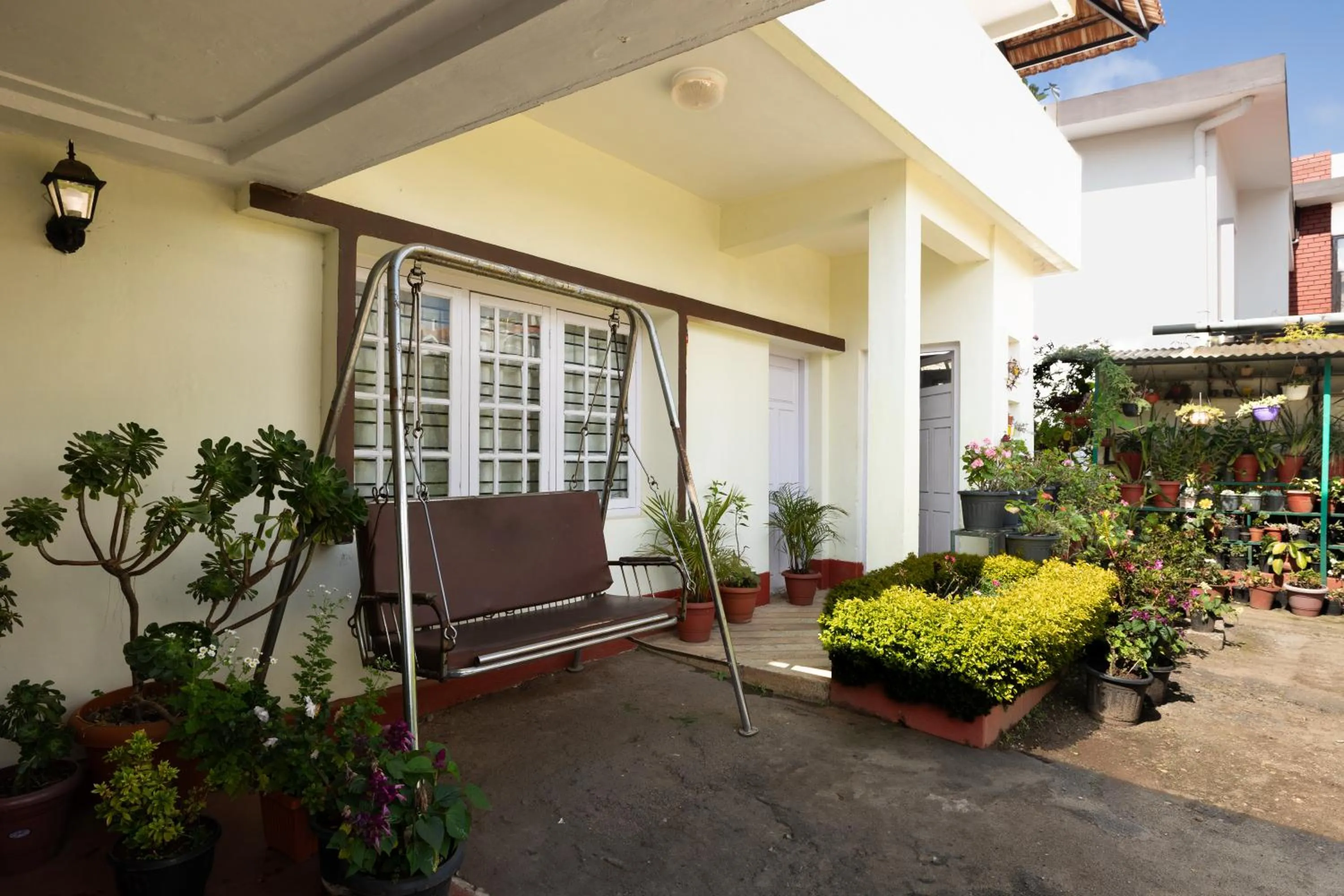 Facade/entrance in Colonels inn