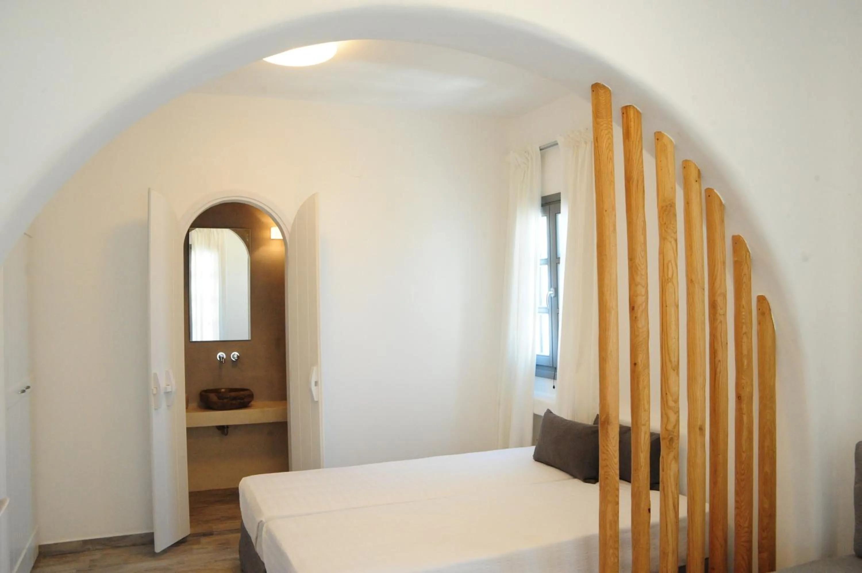 Enosis Apartments - Alia Beach House