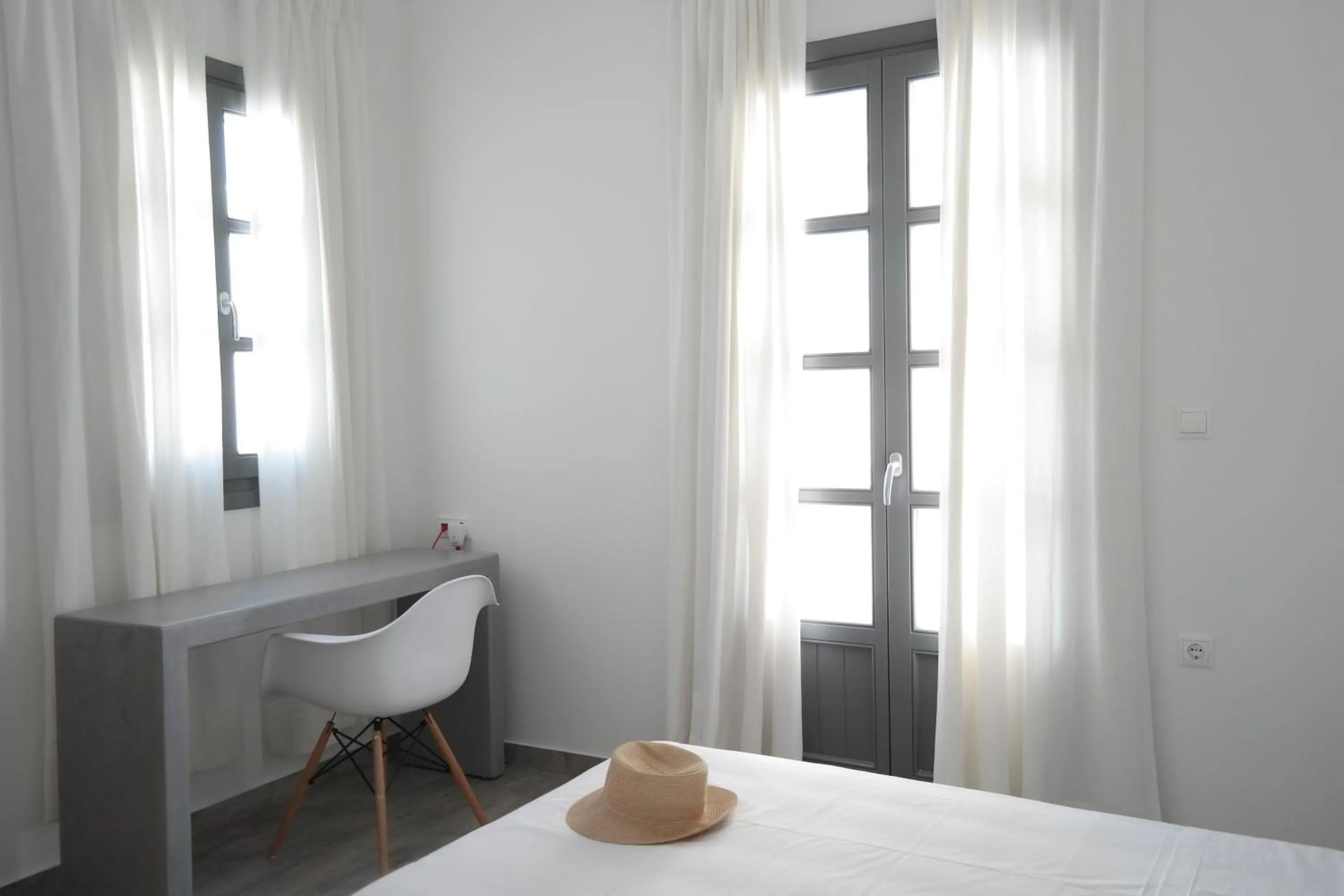 Enosis Apartments - Alia Beach House