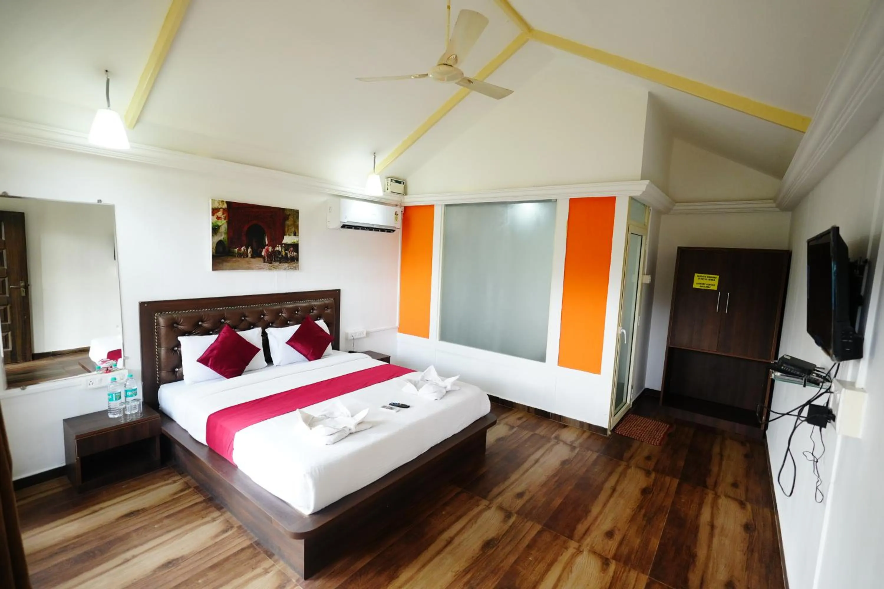 Bed in Sunset & Waves Resort, Mandrem Beach