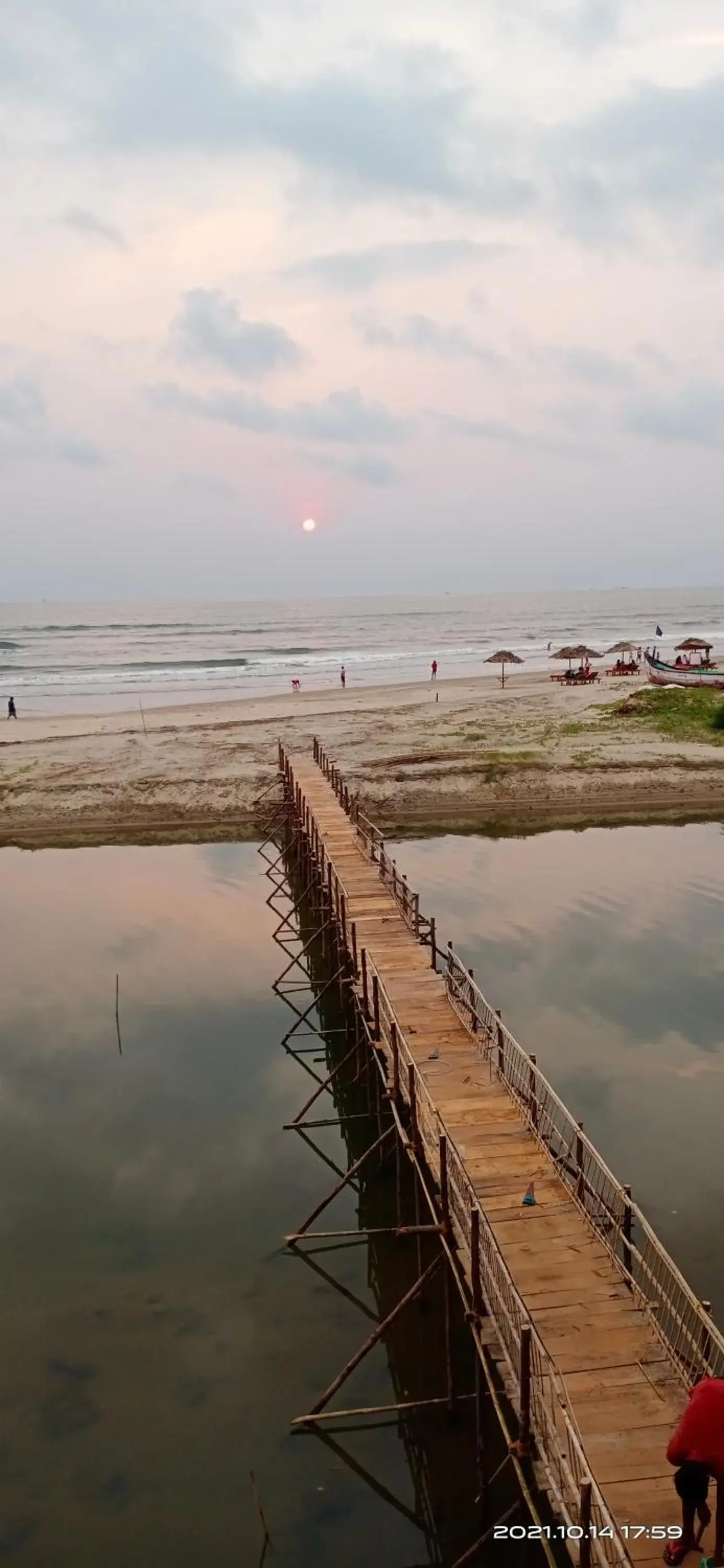 Sunset & Waves Resort, Mandrem Beach Sunset & Waves Resort, Mandrem Beach