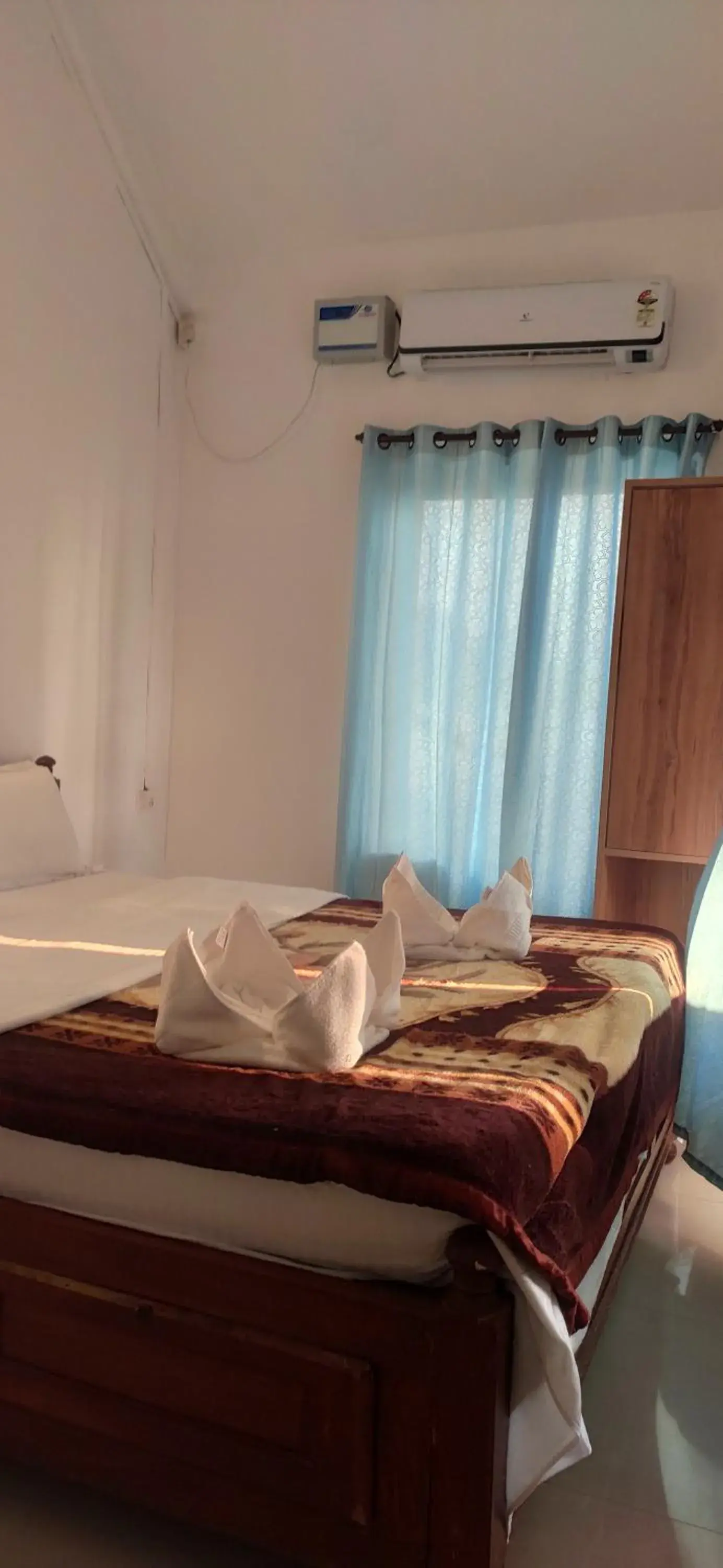 Bed in Sunset & Waves Resort, Mandrem Beach Bed in Sunset & Waves Resort, Mandrem Beach