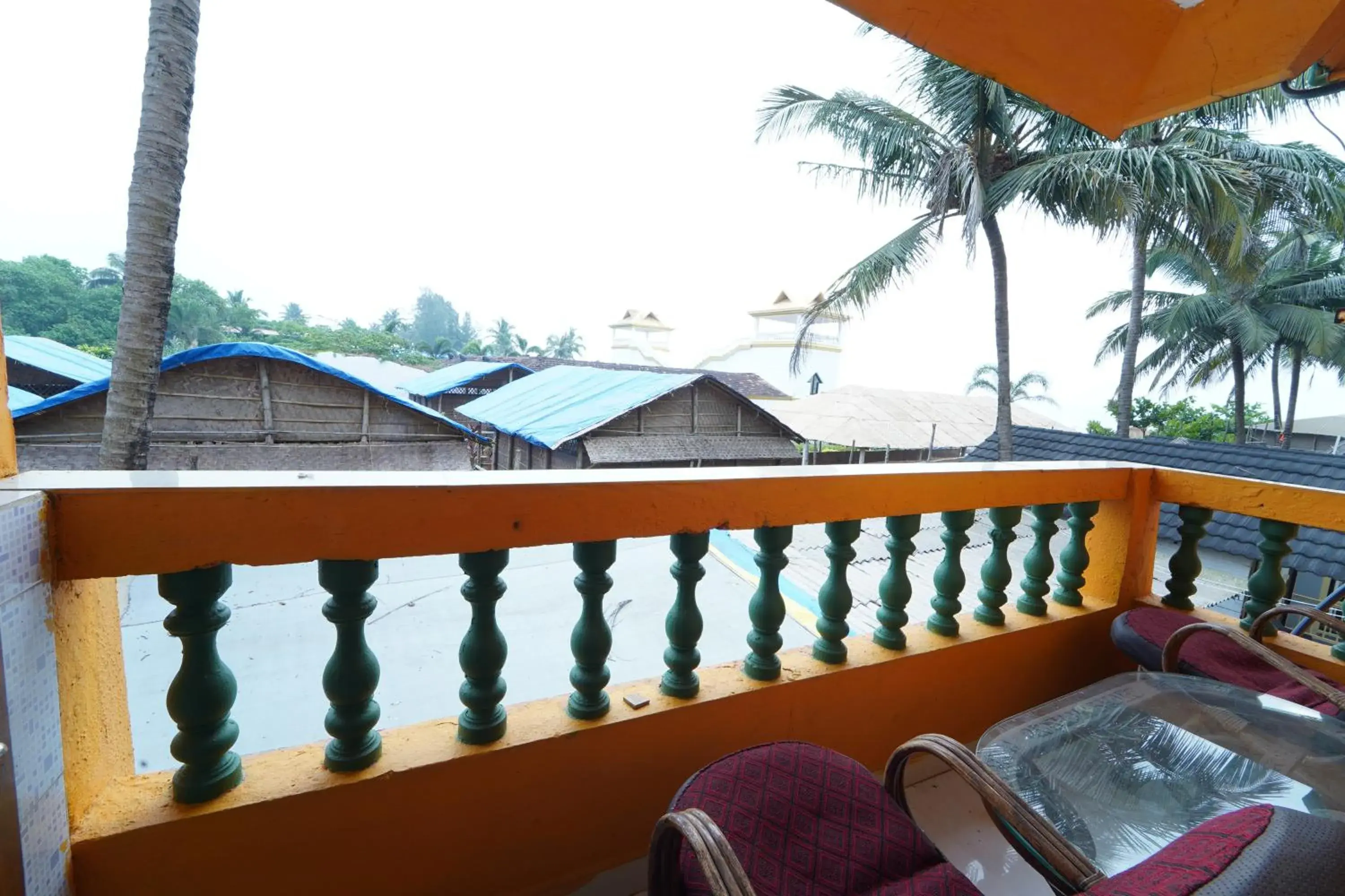 Sunset & Waves Resort, Mandrem Beach Sunset & Waves Resort, Mandrem Beach