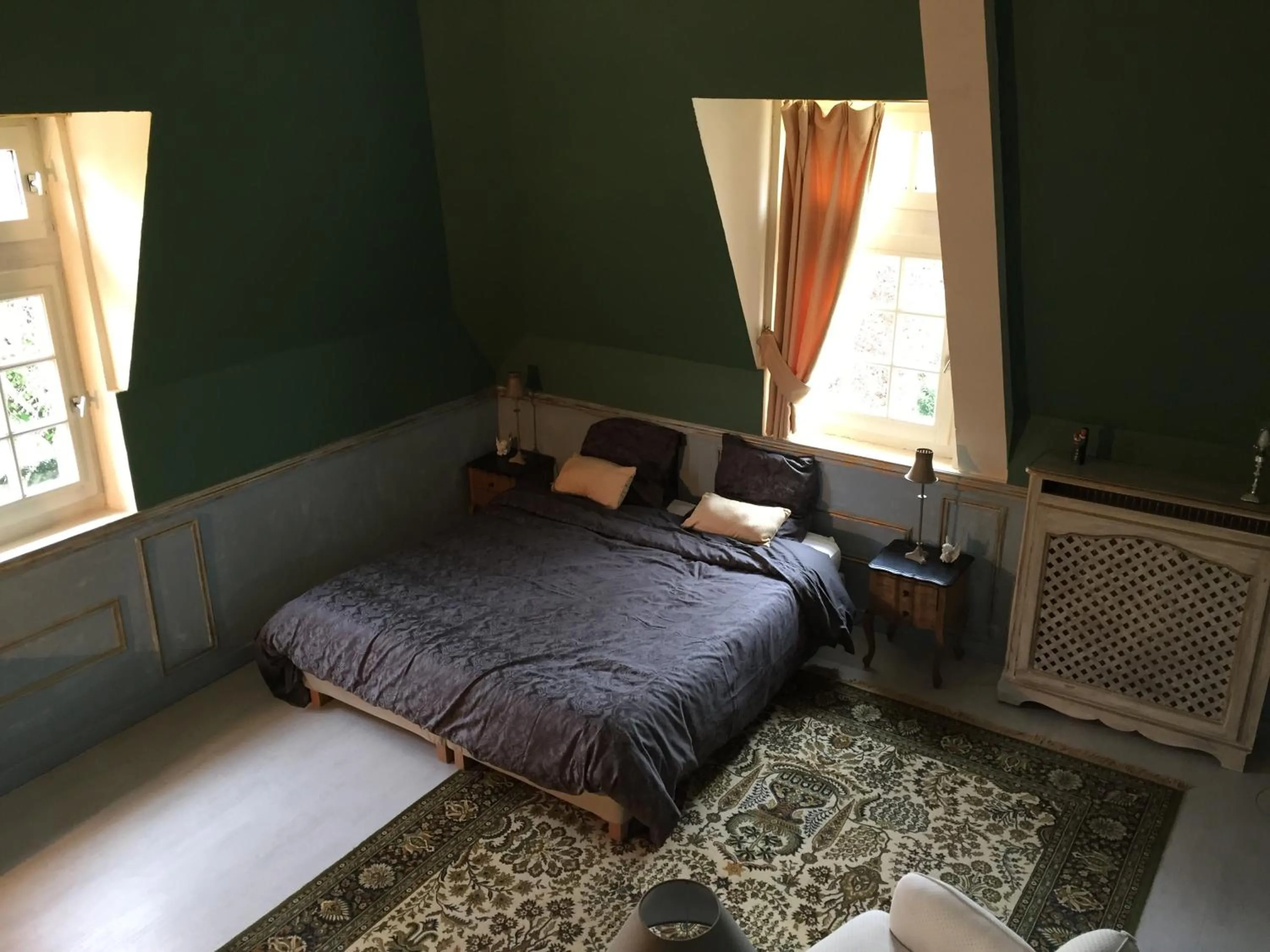 Photo of the whole room, Bed in Le Castel Ecossais