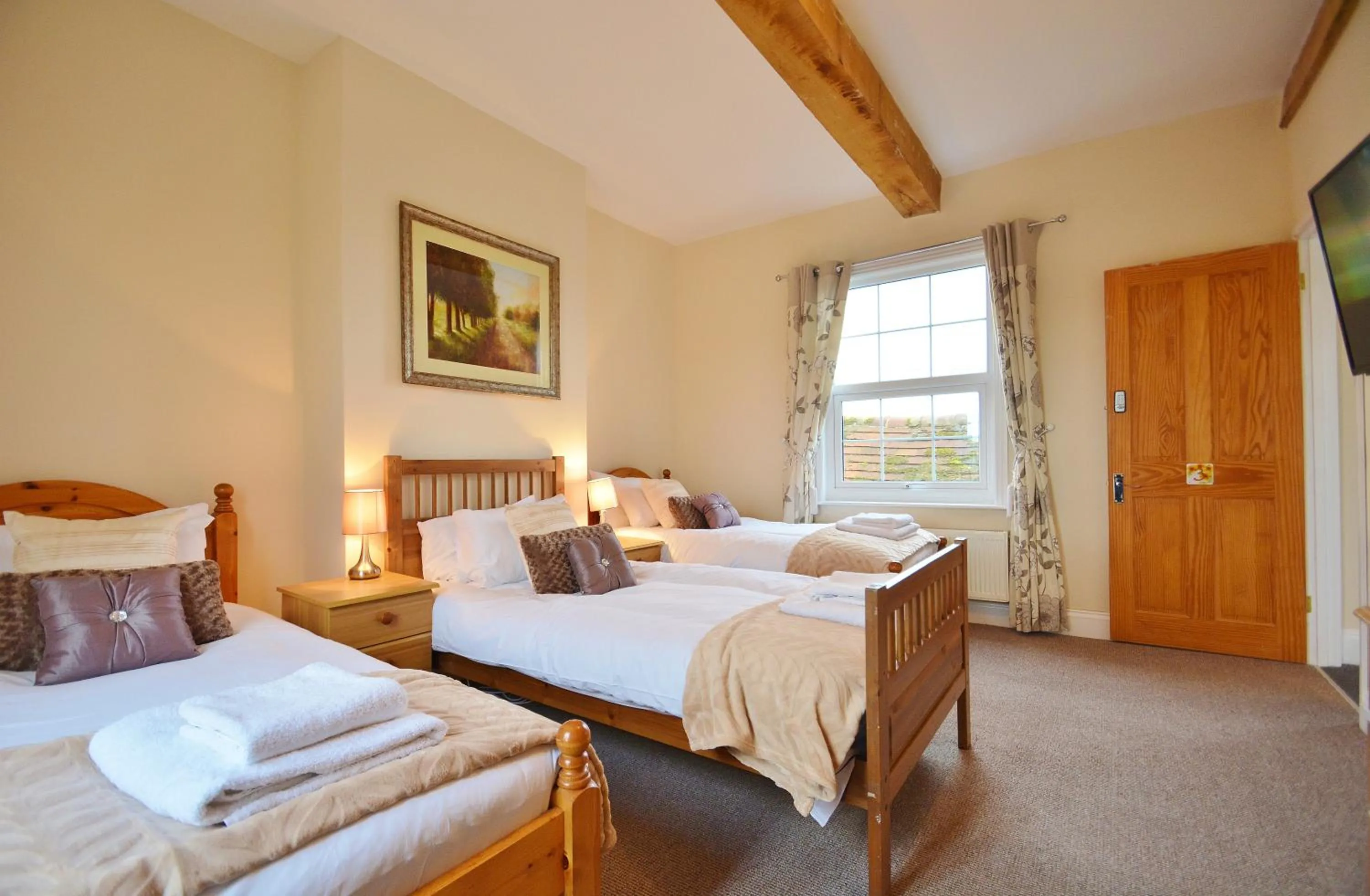 Photo of the whole room, Bed in The Old Red Lion