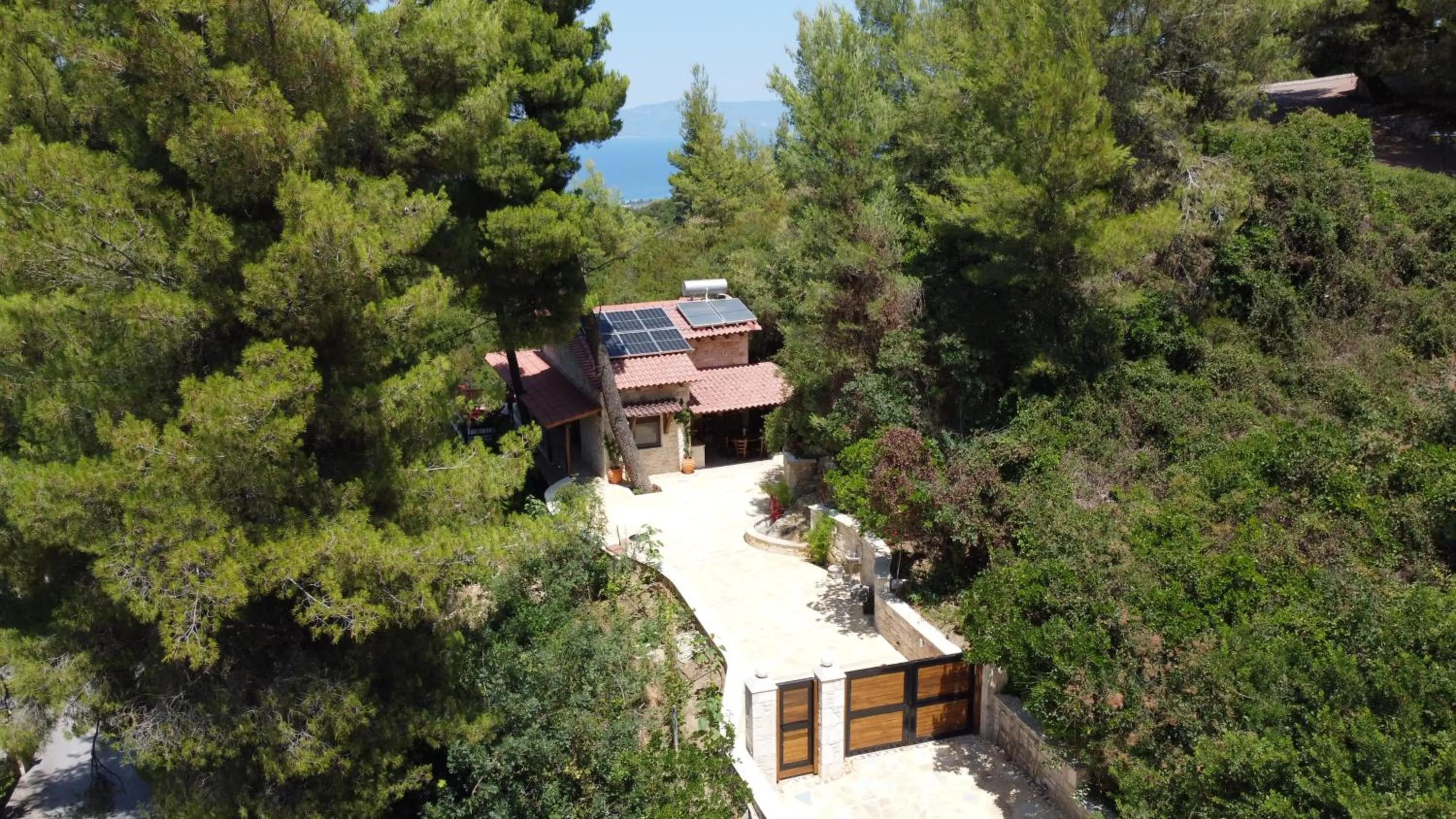 Property building in Akritas Ef Zin Villas & Suites