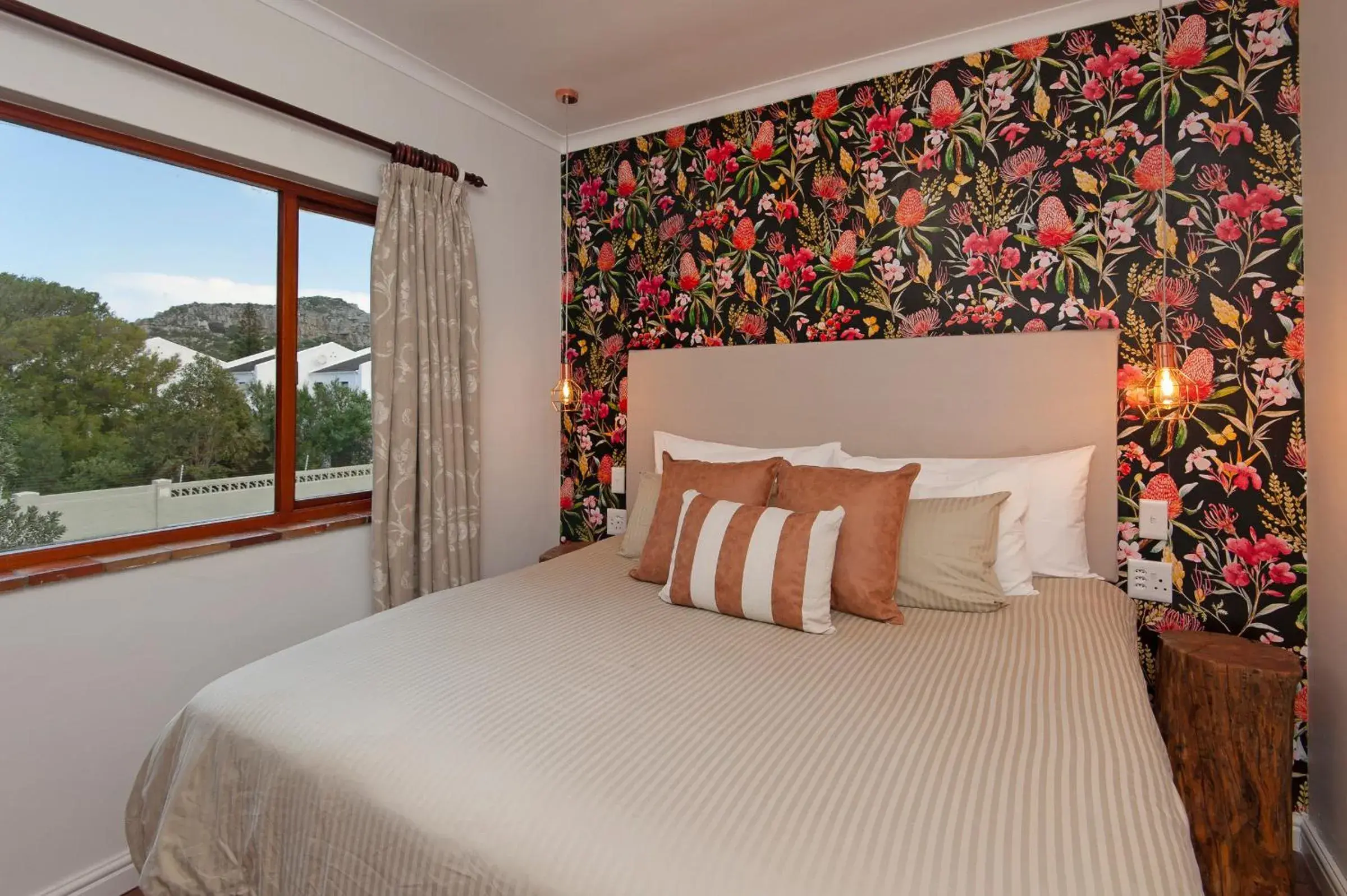 Triple Room - single occupancy in 6 Stemmet Lodge Triple Room - single occupancy in 6 Stemmet Lodge