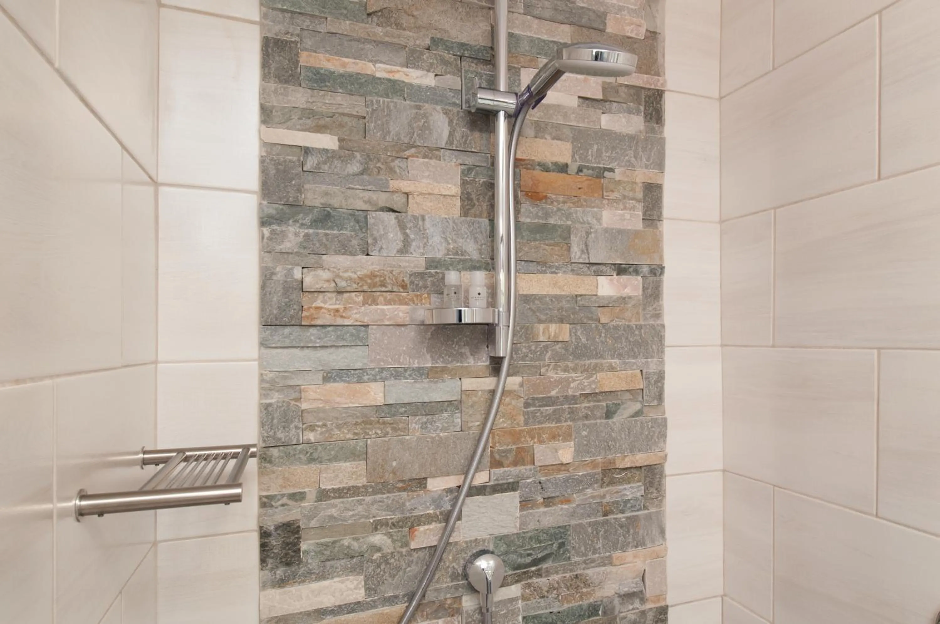 Shower in 6 Stemmet Lodge