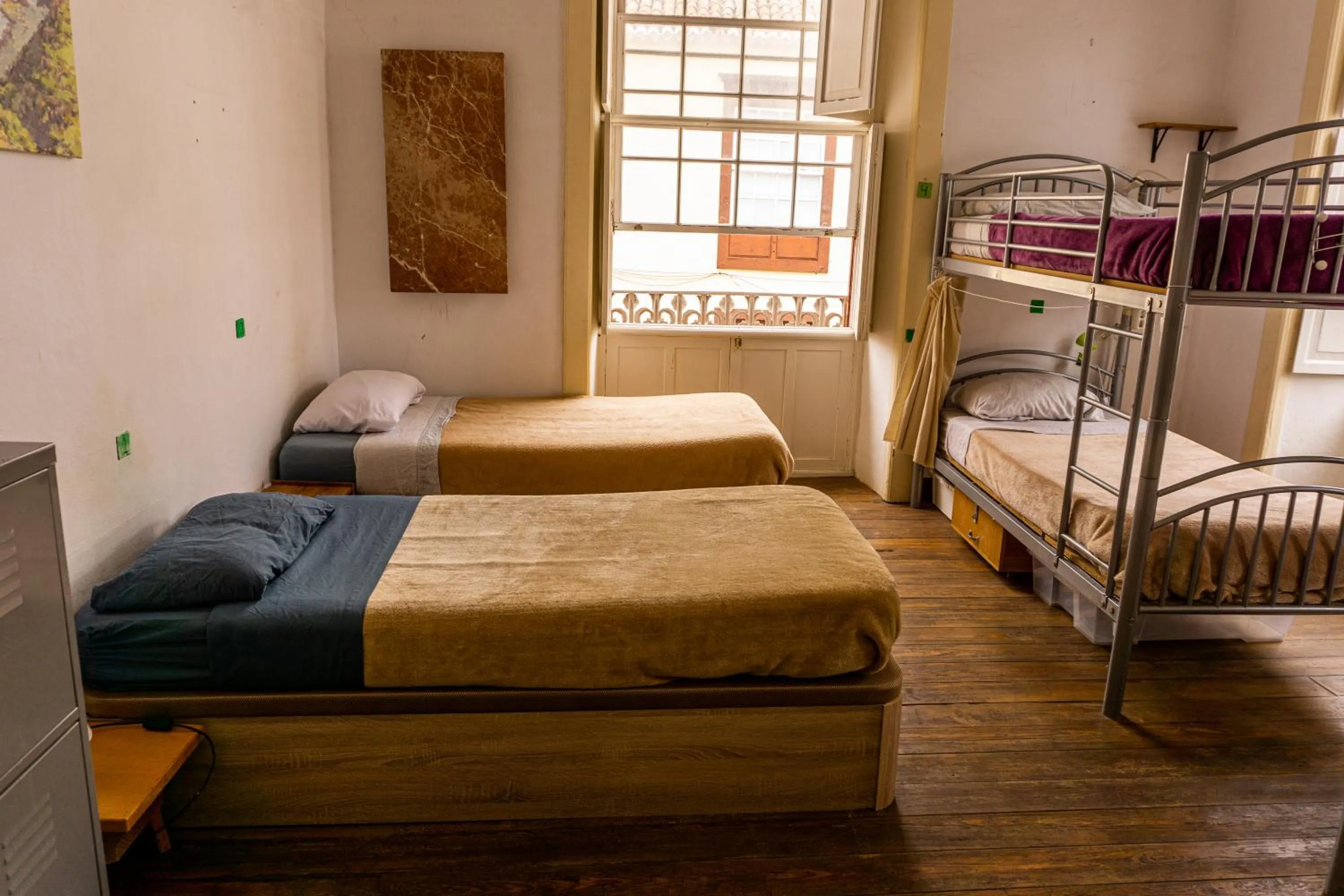 Photo of the whole room, Bed in Hostel Albergue La Casa Encantada