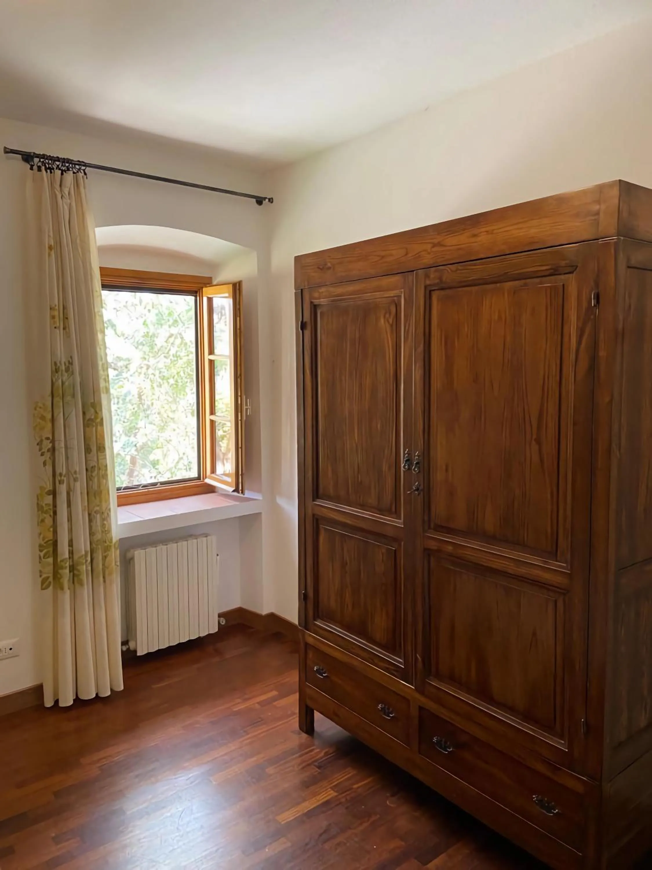 wardrobe in Agriturismo Podere Rondinaio