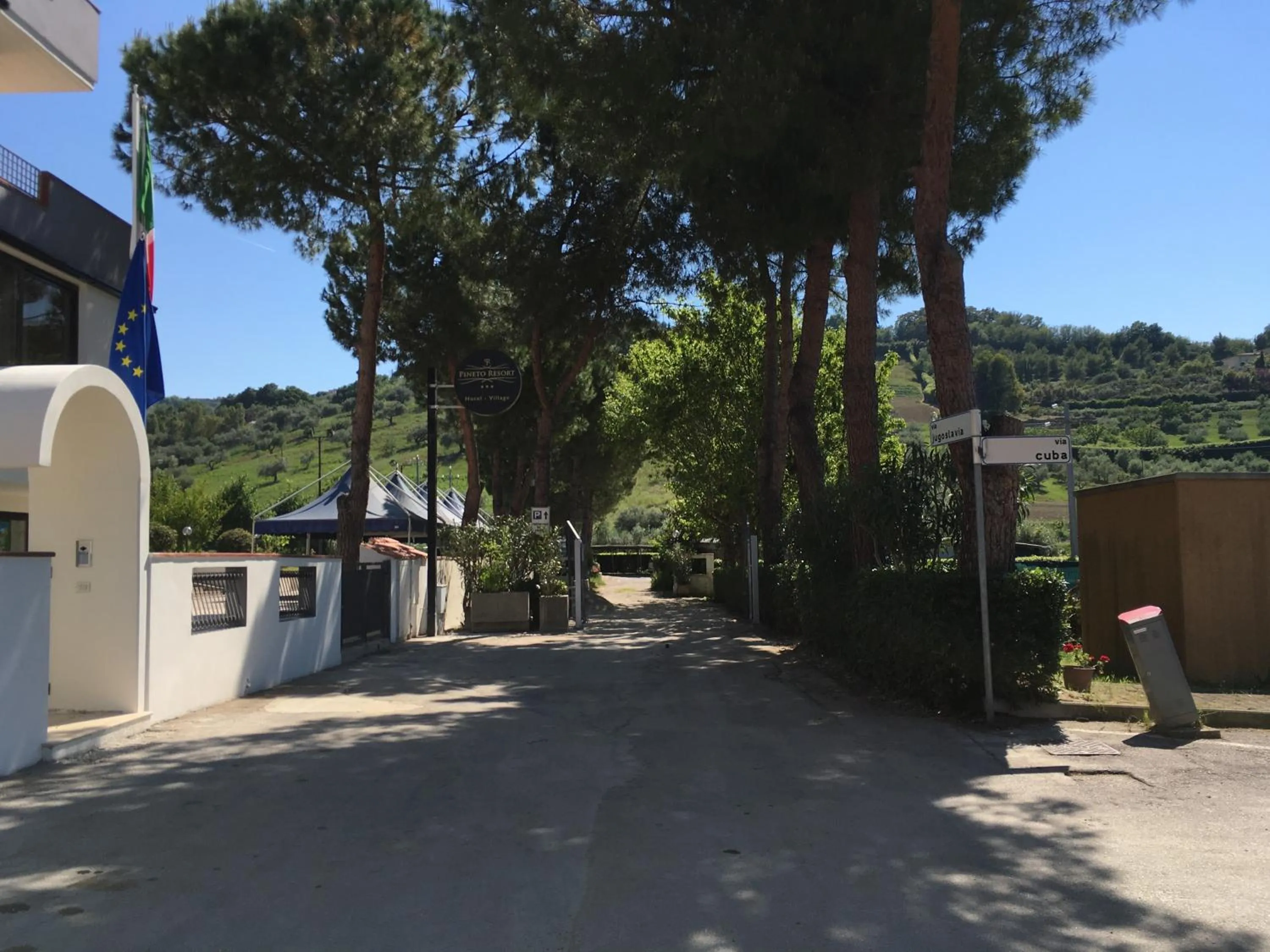 Facade/entrance in Pineto Resort