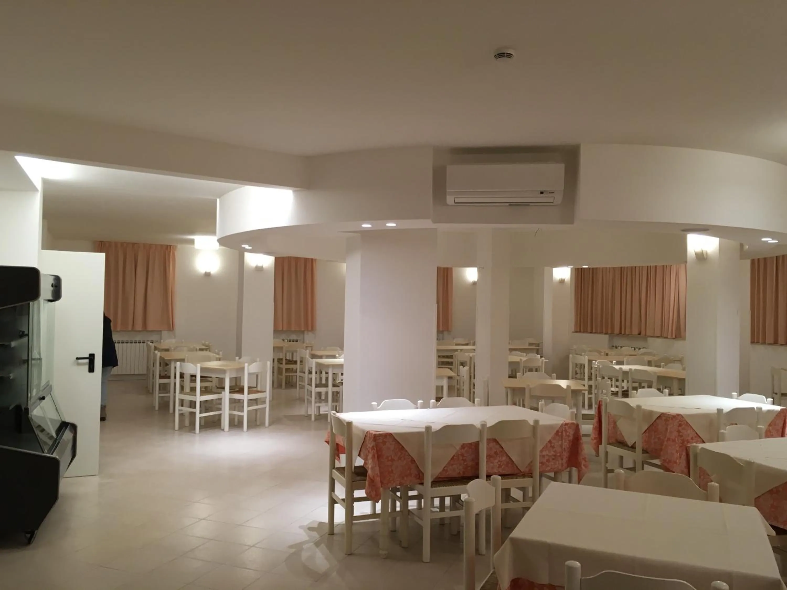 Restaurant/places to eat in Pineto Resort