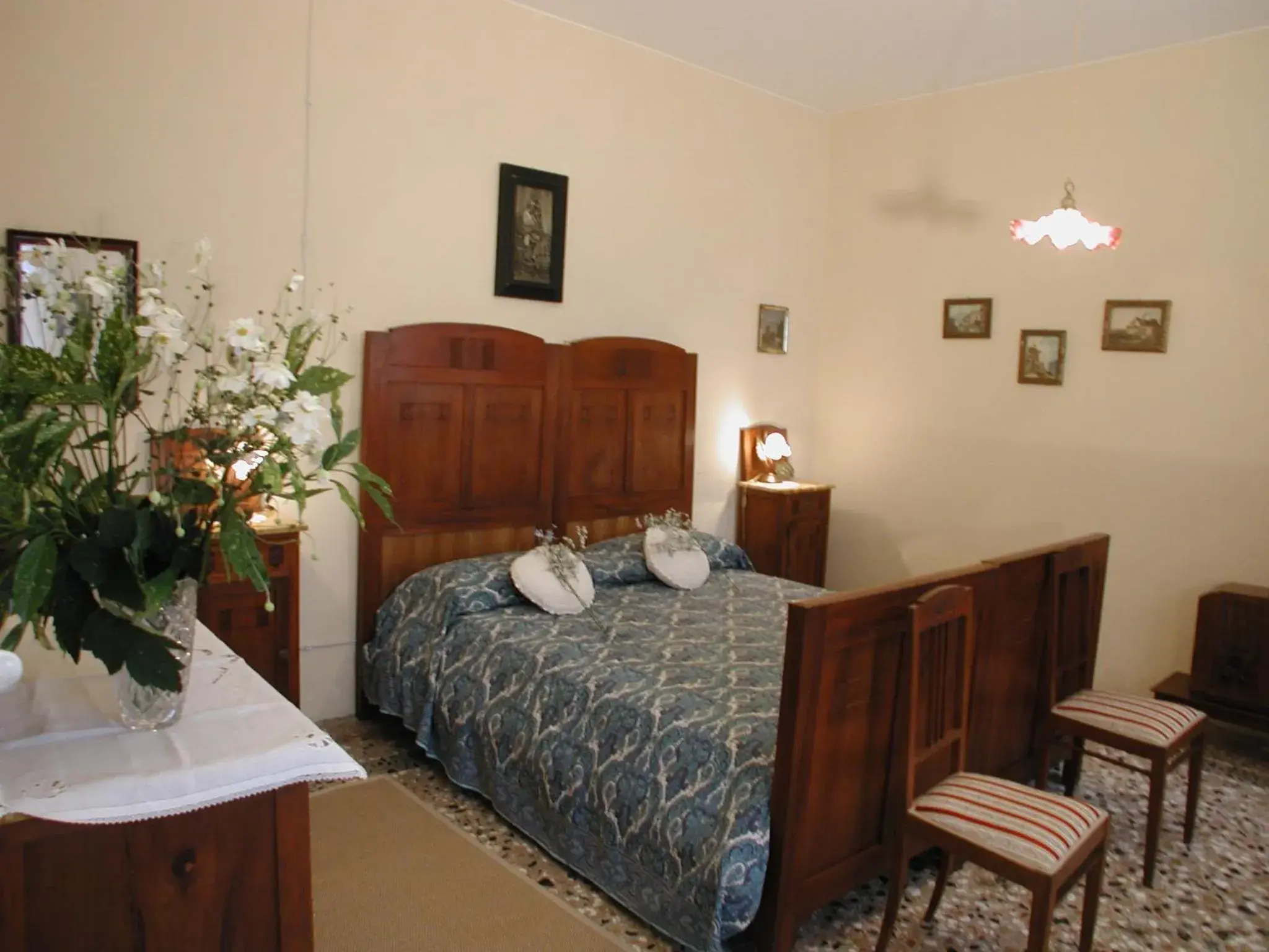 Double Room with Private Bathroom in B&b Villa Bornancini Double Room with Private Bathroom in B&b Villa Bornancini