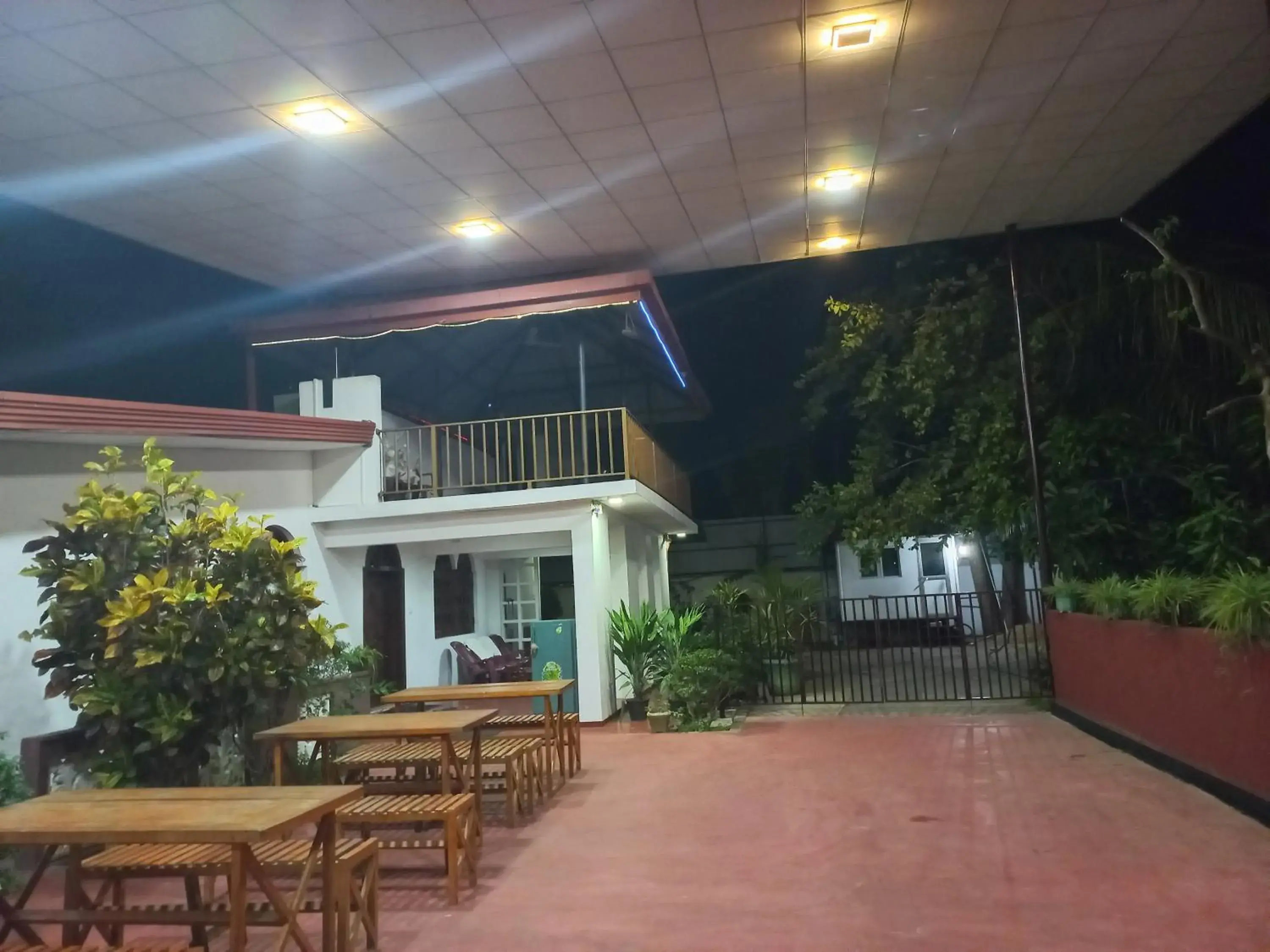 Budget Double Room in Mayura Rest Inn Budget Double Room in Mayura Rest Inn
