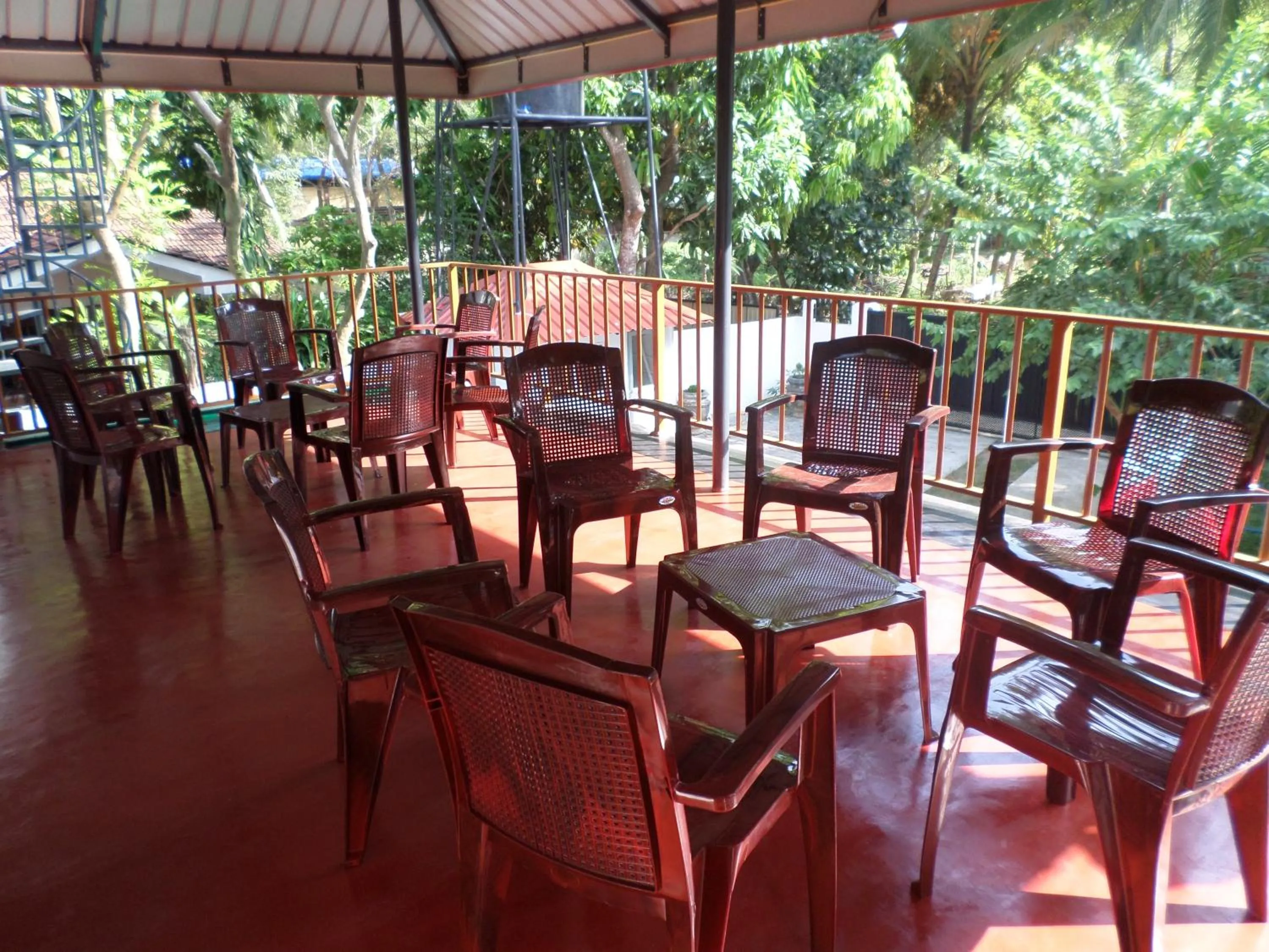 Budget Double Room in Mayura Rest Inn
