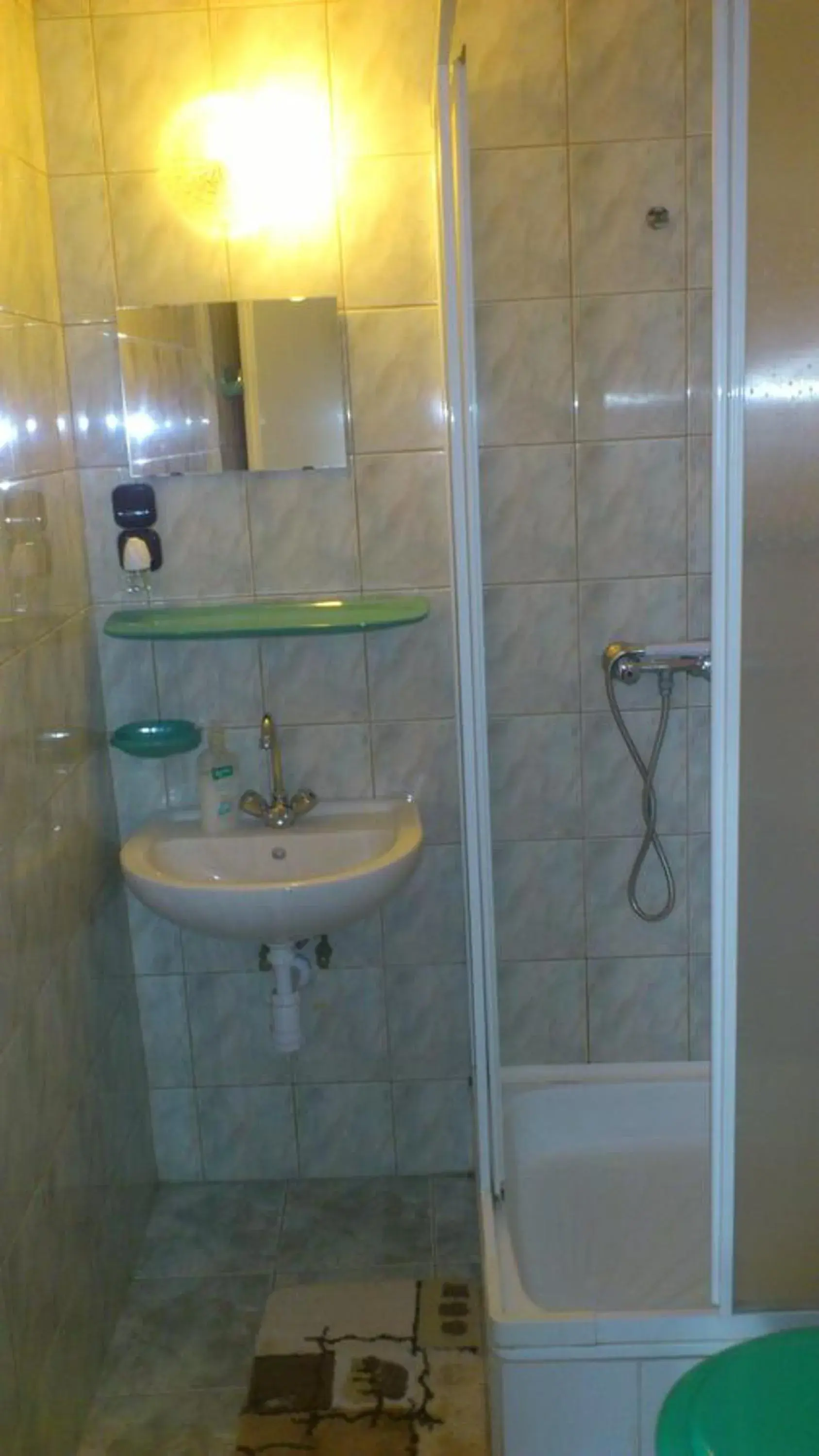 Double or Twin Room with Bathroom in Napsugár Panzió Double or Twin Room with Bathroom in Napsugár Panzió