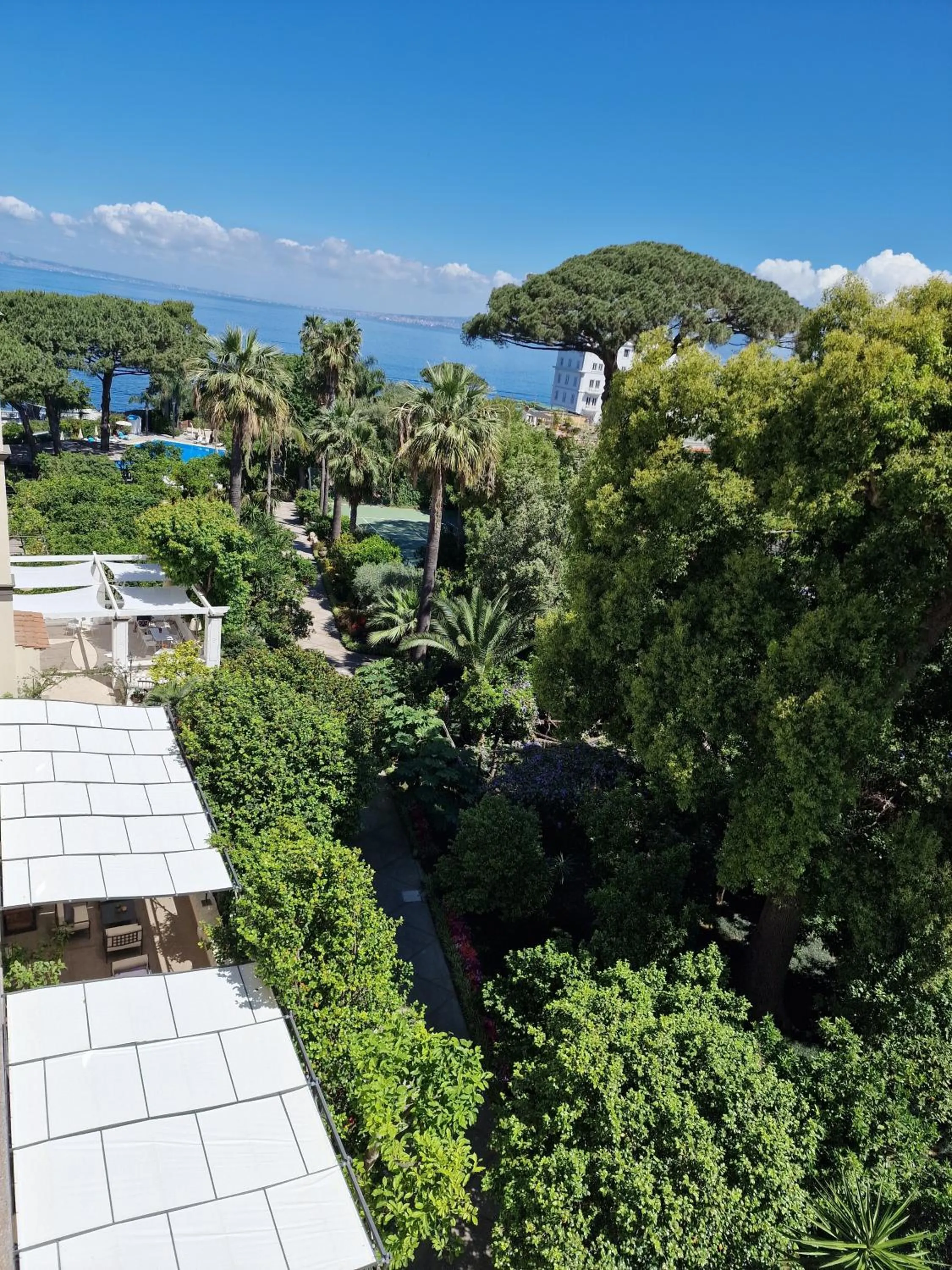 Day in Grand Hotel Cocumella