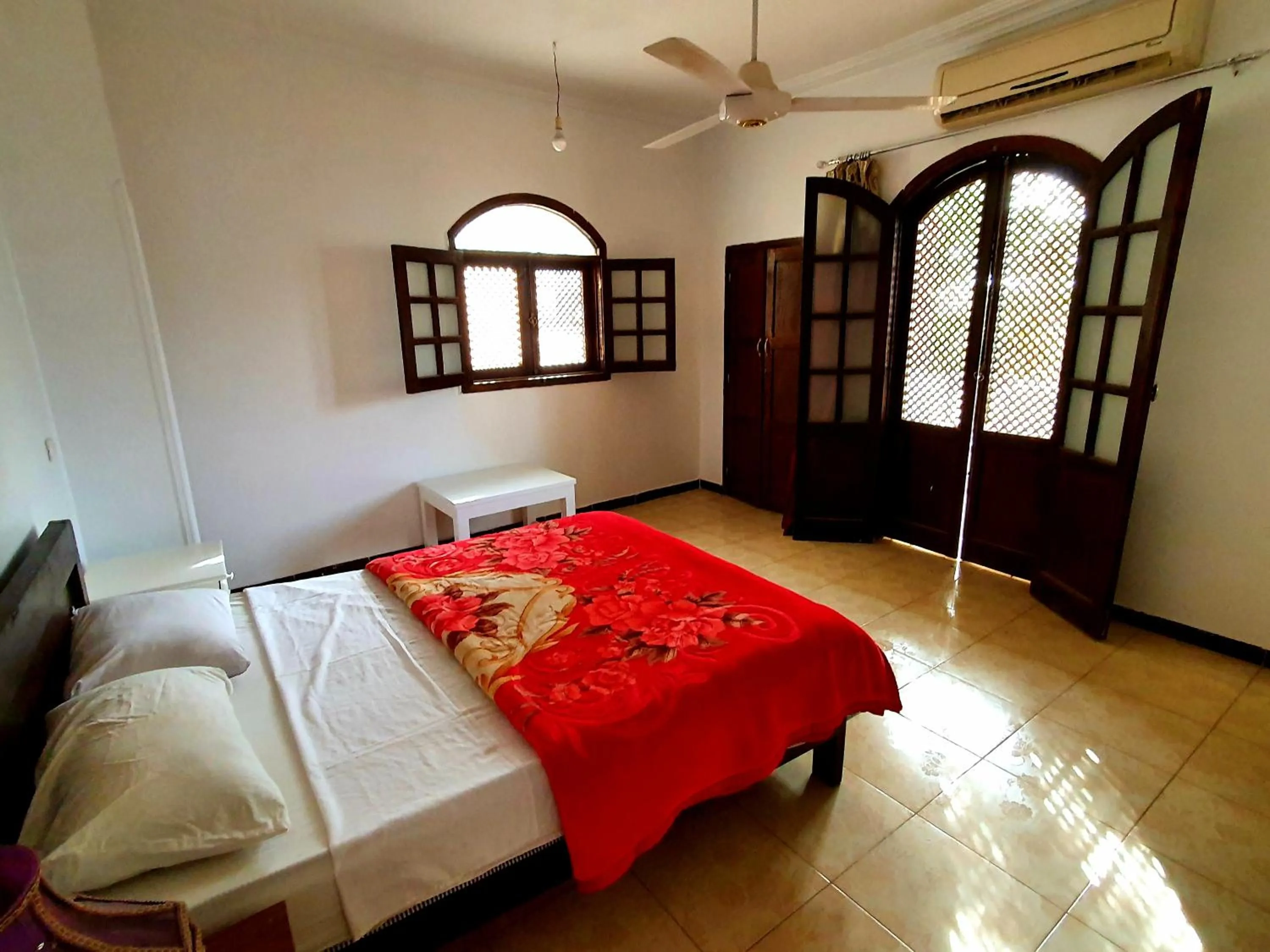 Bed in Luxor Guest House