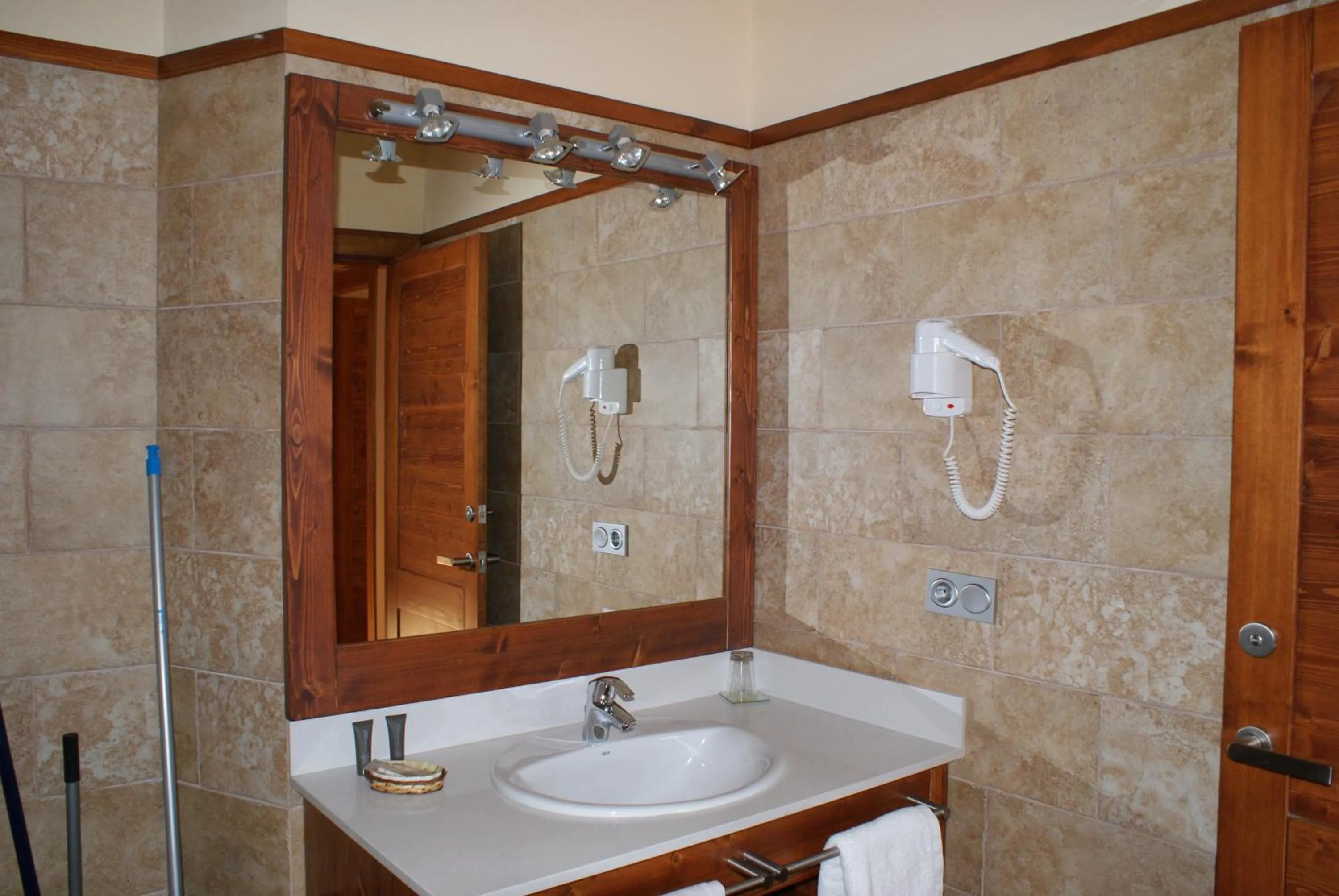 Bathroom in Aparthotel Bellver