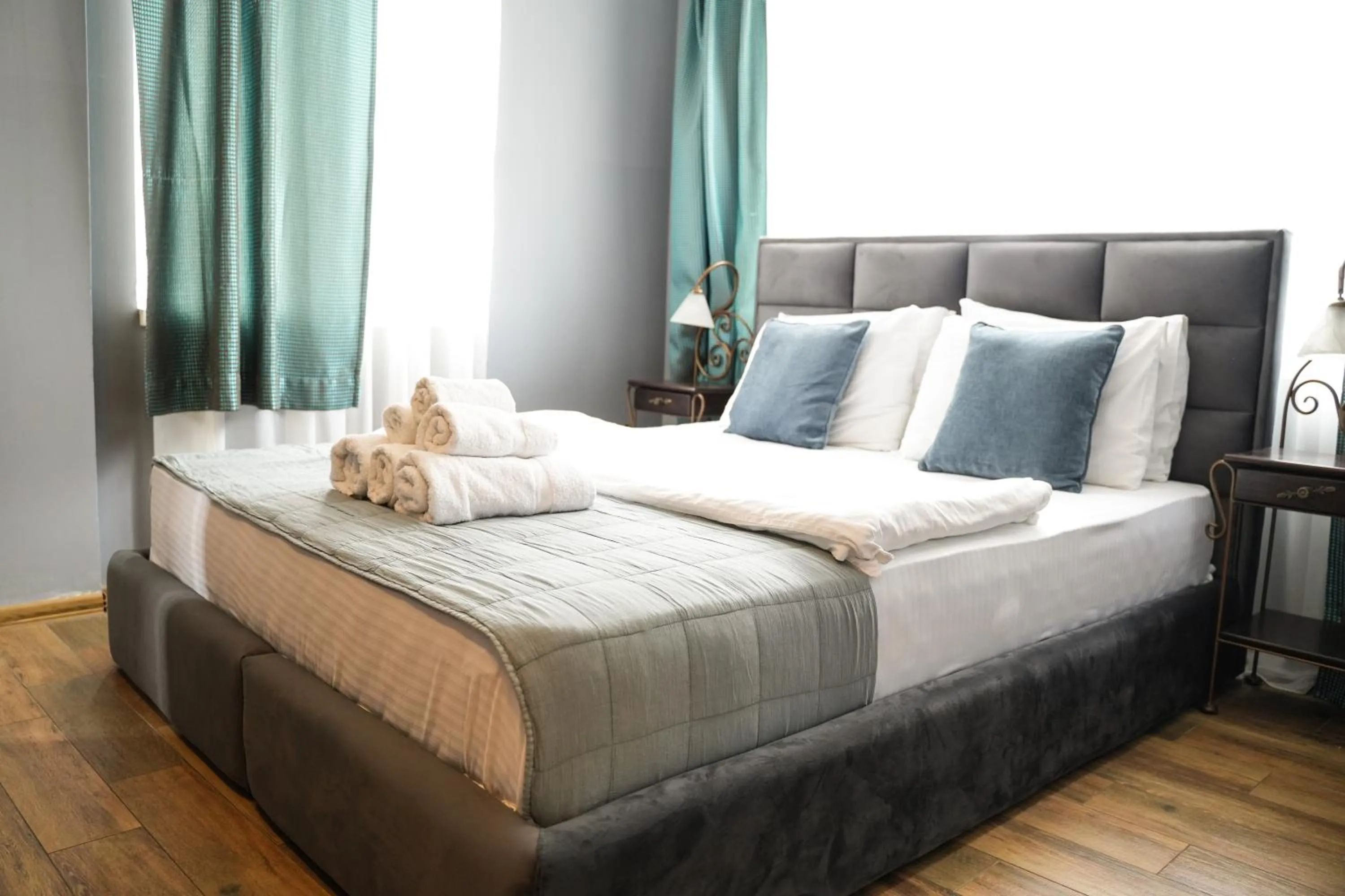 Bed in Hotel Dum by Muskat