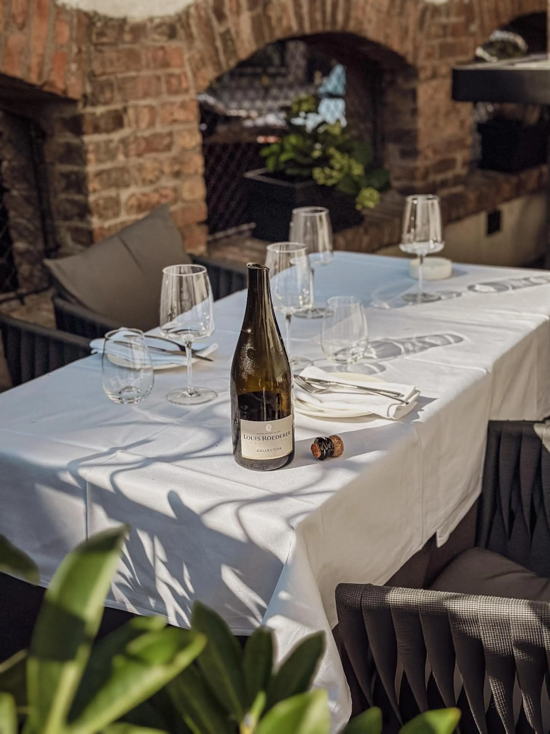 Restaurant/places to eat in Hotel Dum by Muskat