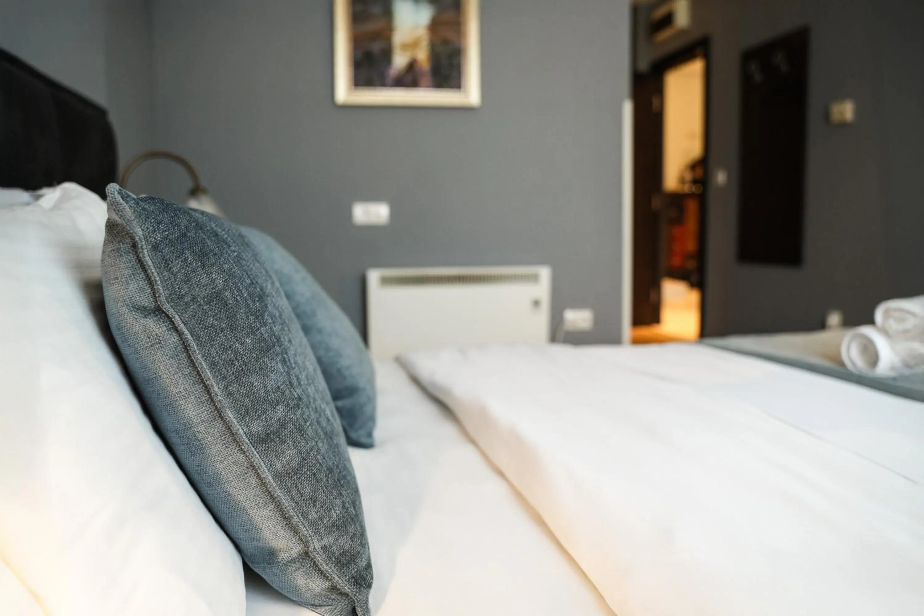 Bed in Hotel Dum by Muskat