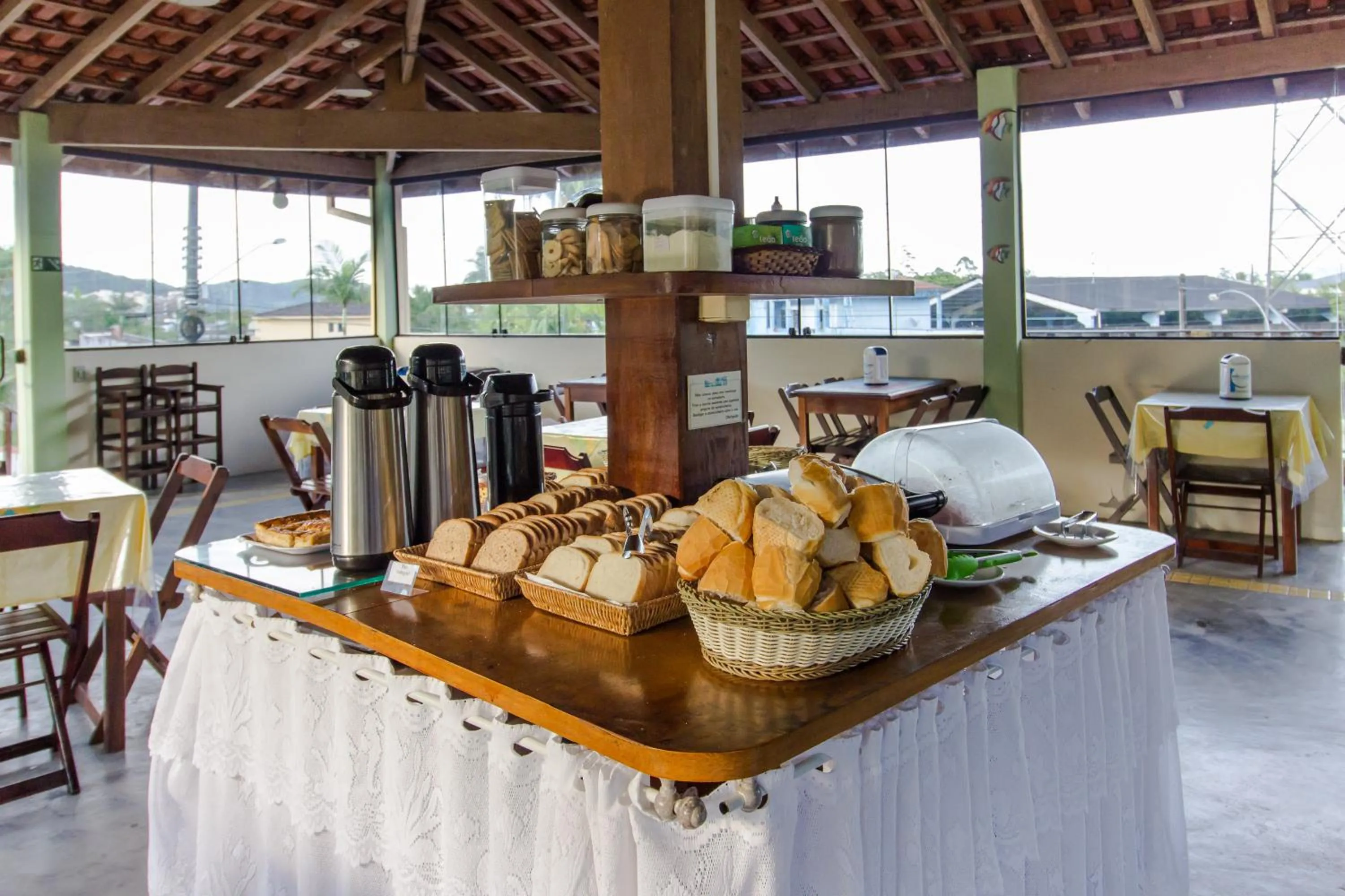 Buffet breakfast in Viamar Pousada