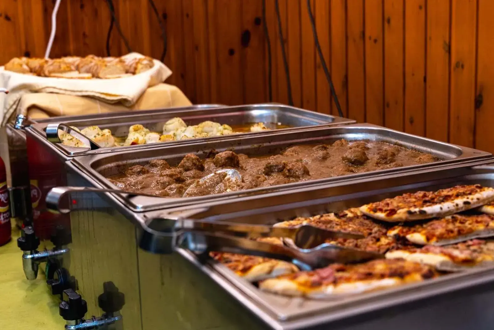 Food and drinks in Hotel Hipic Food and drinks in Hotel Hipic