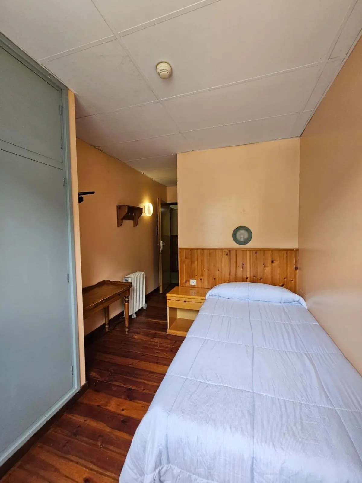 Photo of the whole room, Bed in Hotel Hipic