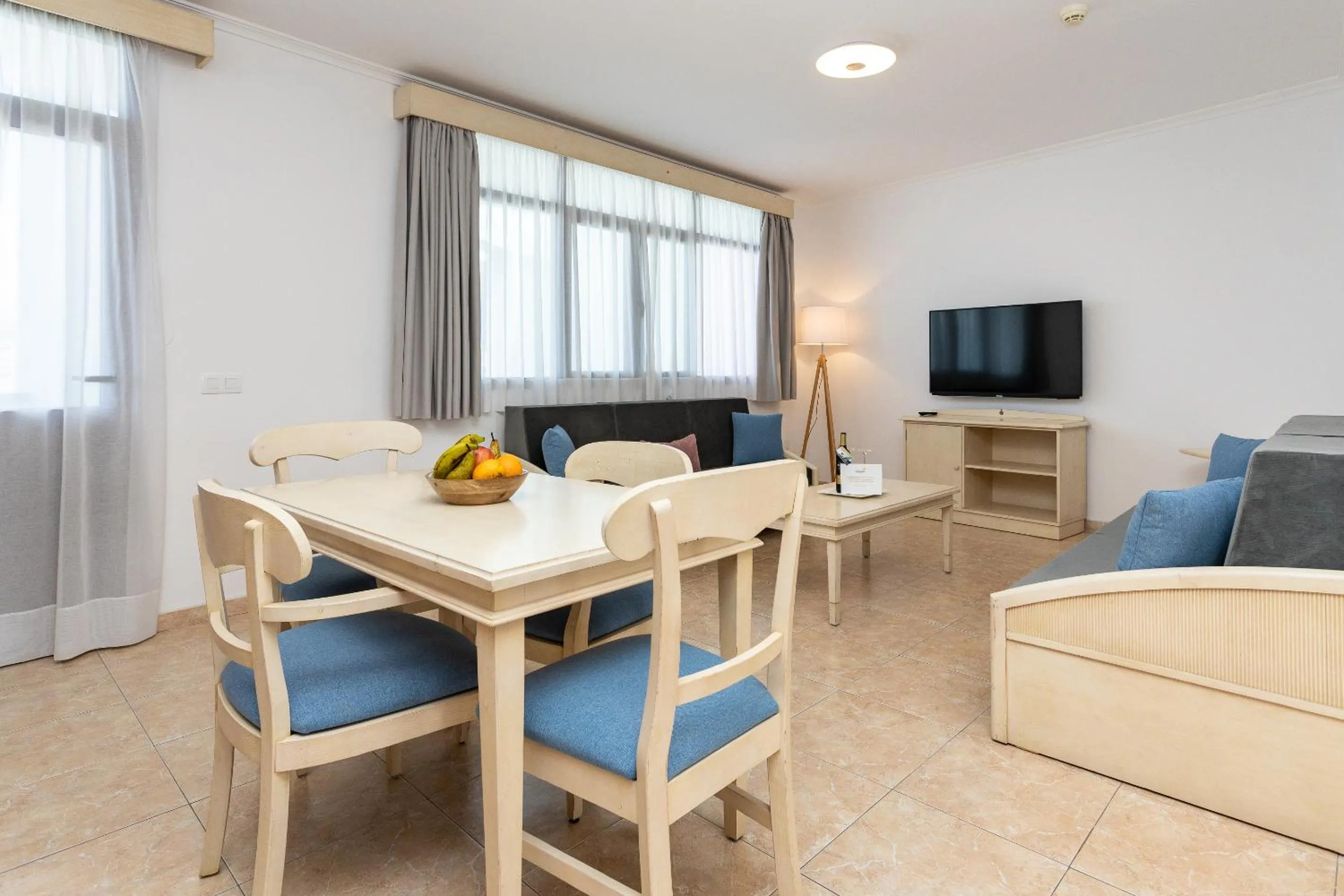 TV and multimedia in Villamar Hotel