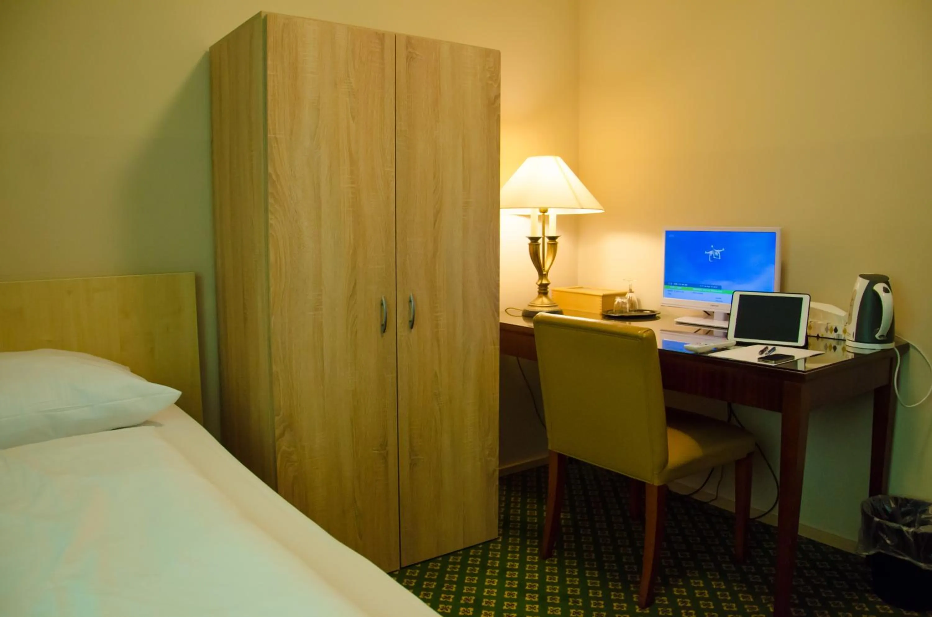 Bed in Panorama Hotel Frankfurt Offenbach Süd