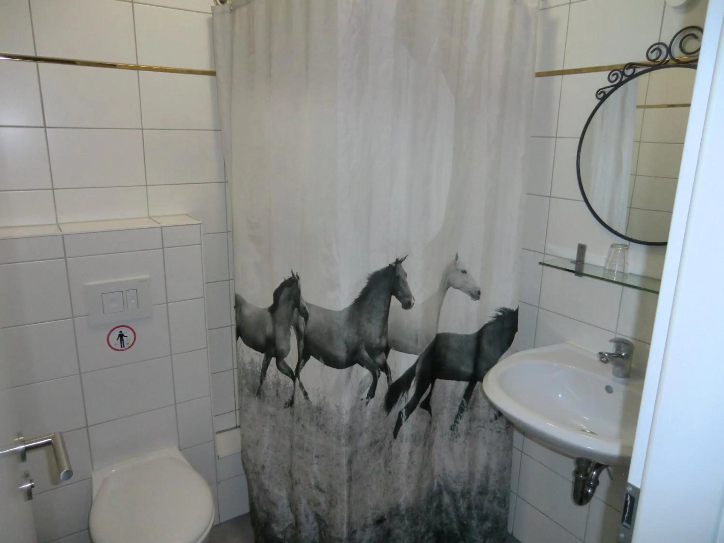 Toilet in Panorama Hotel Frankfurt Offenbach Süd