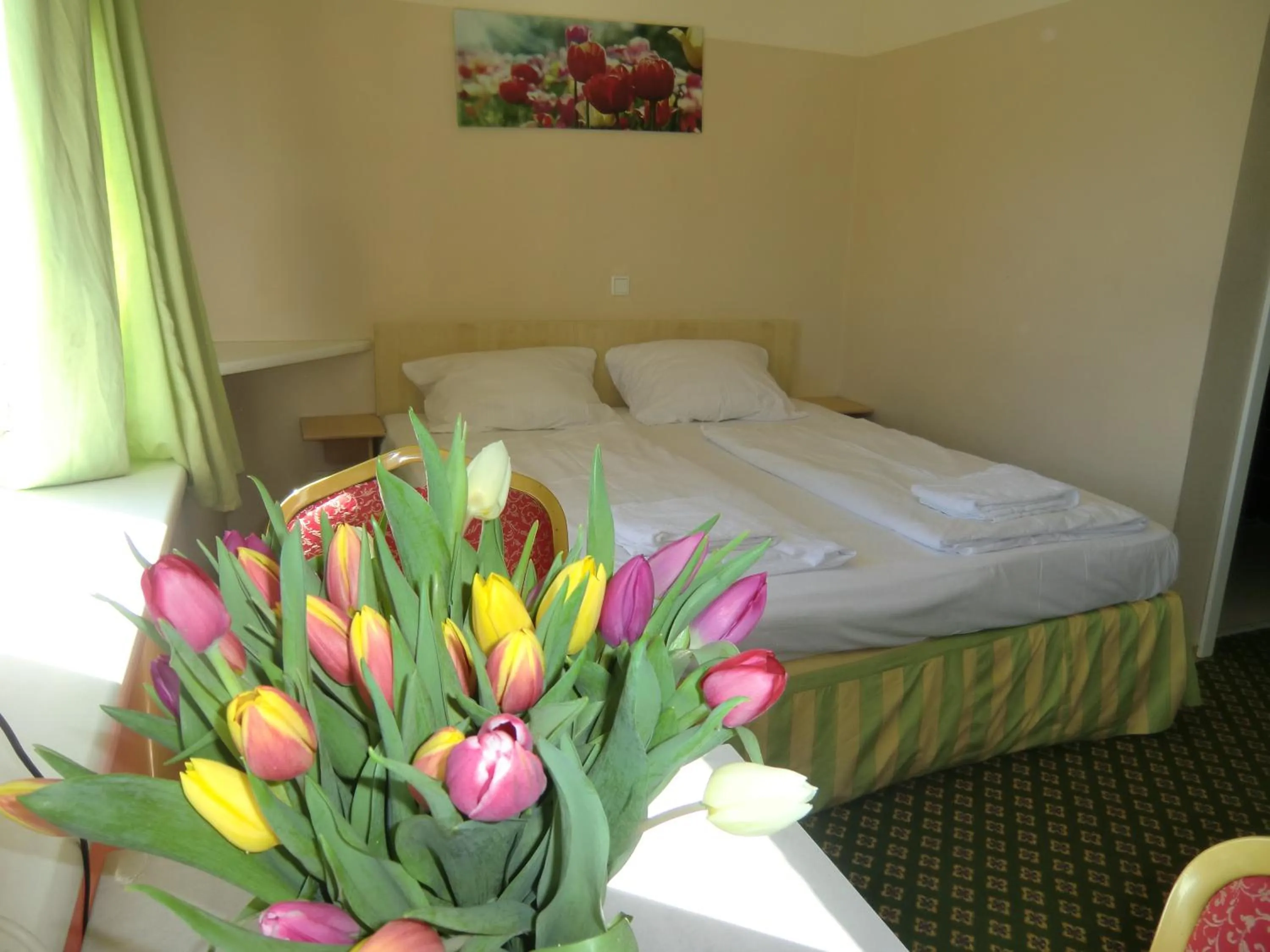 Photo of the whole room, Bed in Panorama Hotel Frankfurt Offenbach Süd