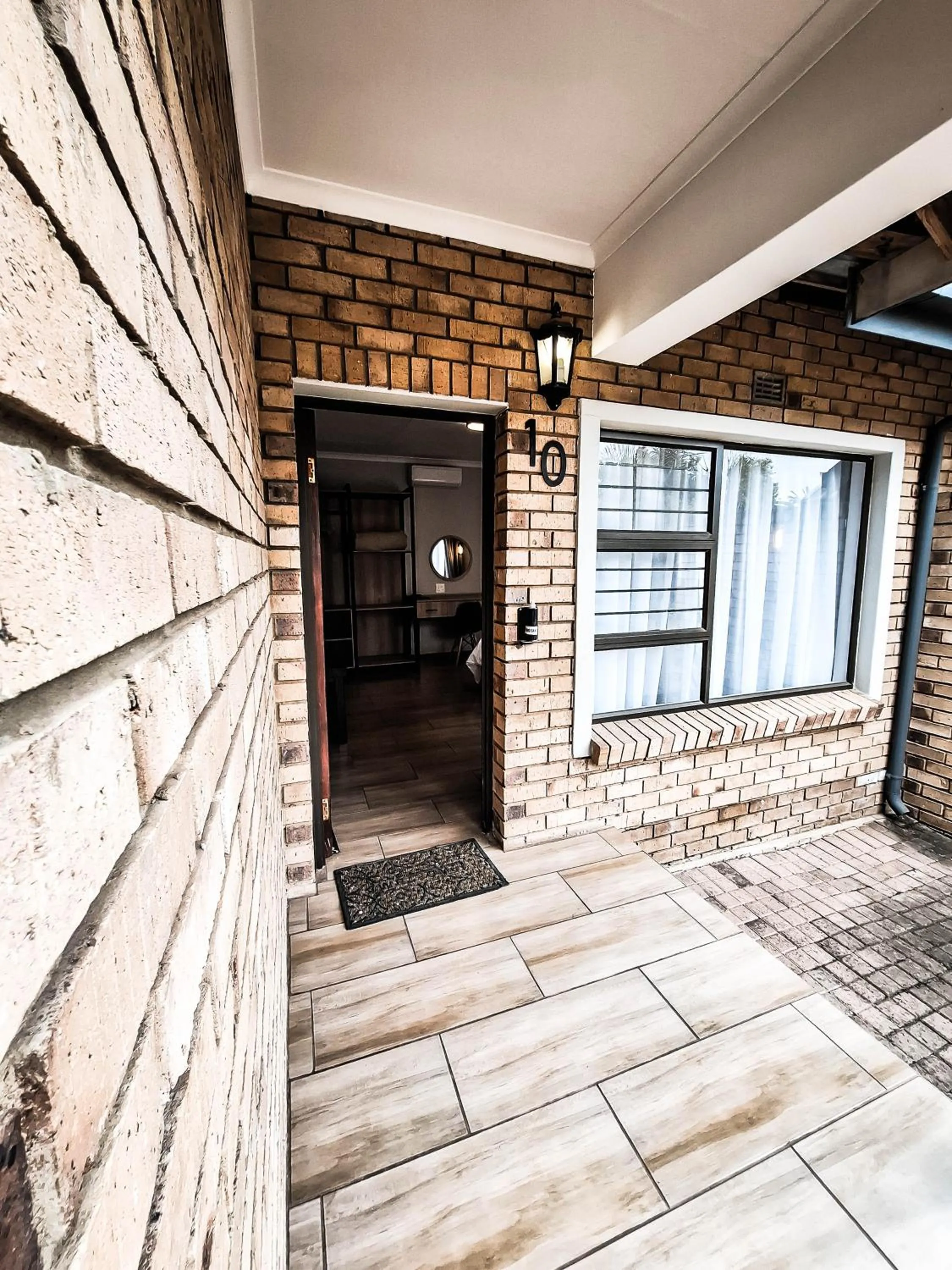 Facade/entrance in B at Home Guest House