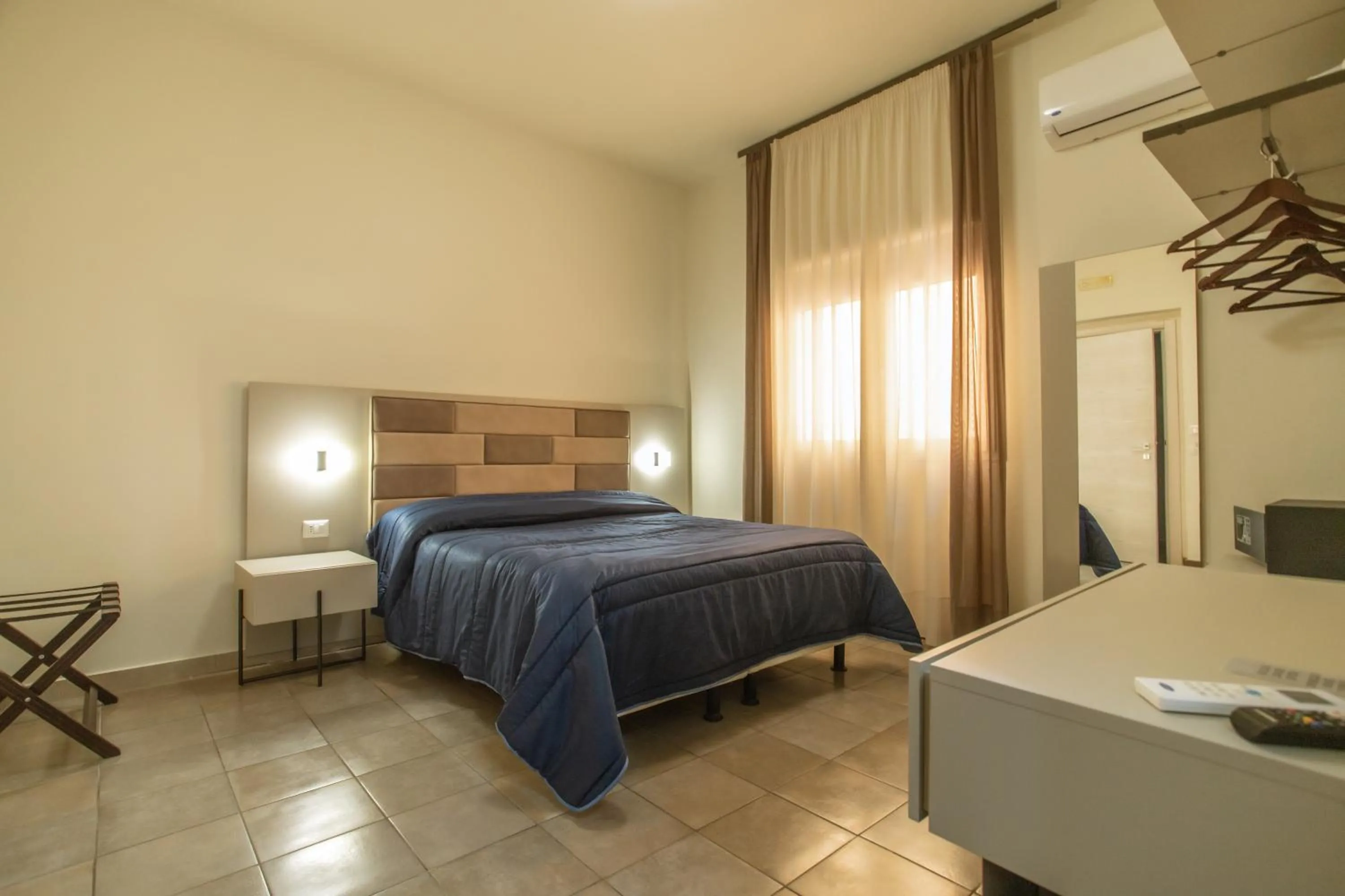 Facility for disabled guests, Bed in Hotel Nautic