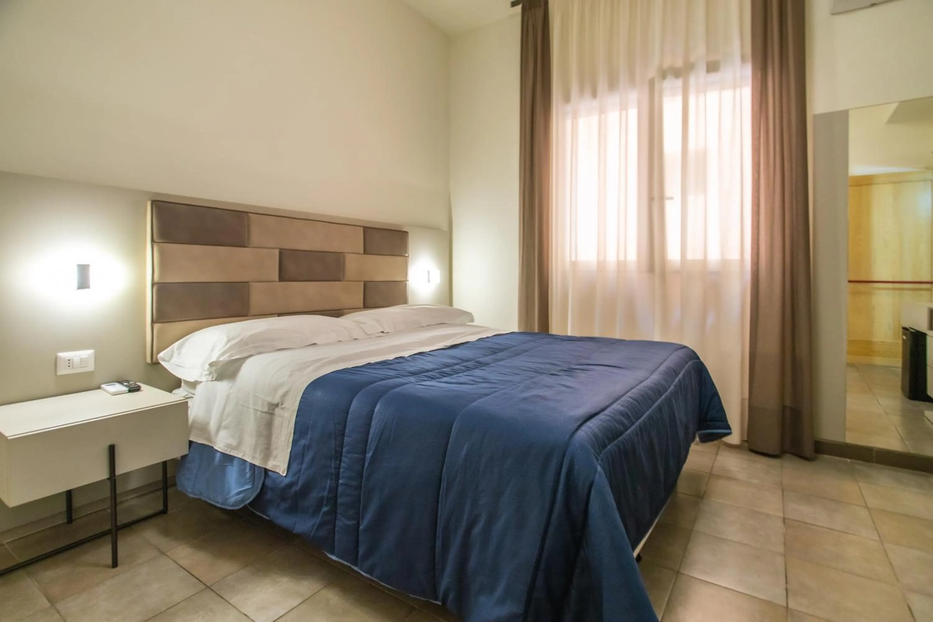 Facility for disabled guests, Bed in Hotel Nautic