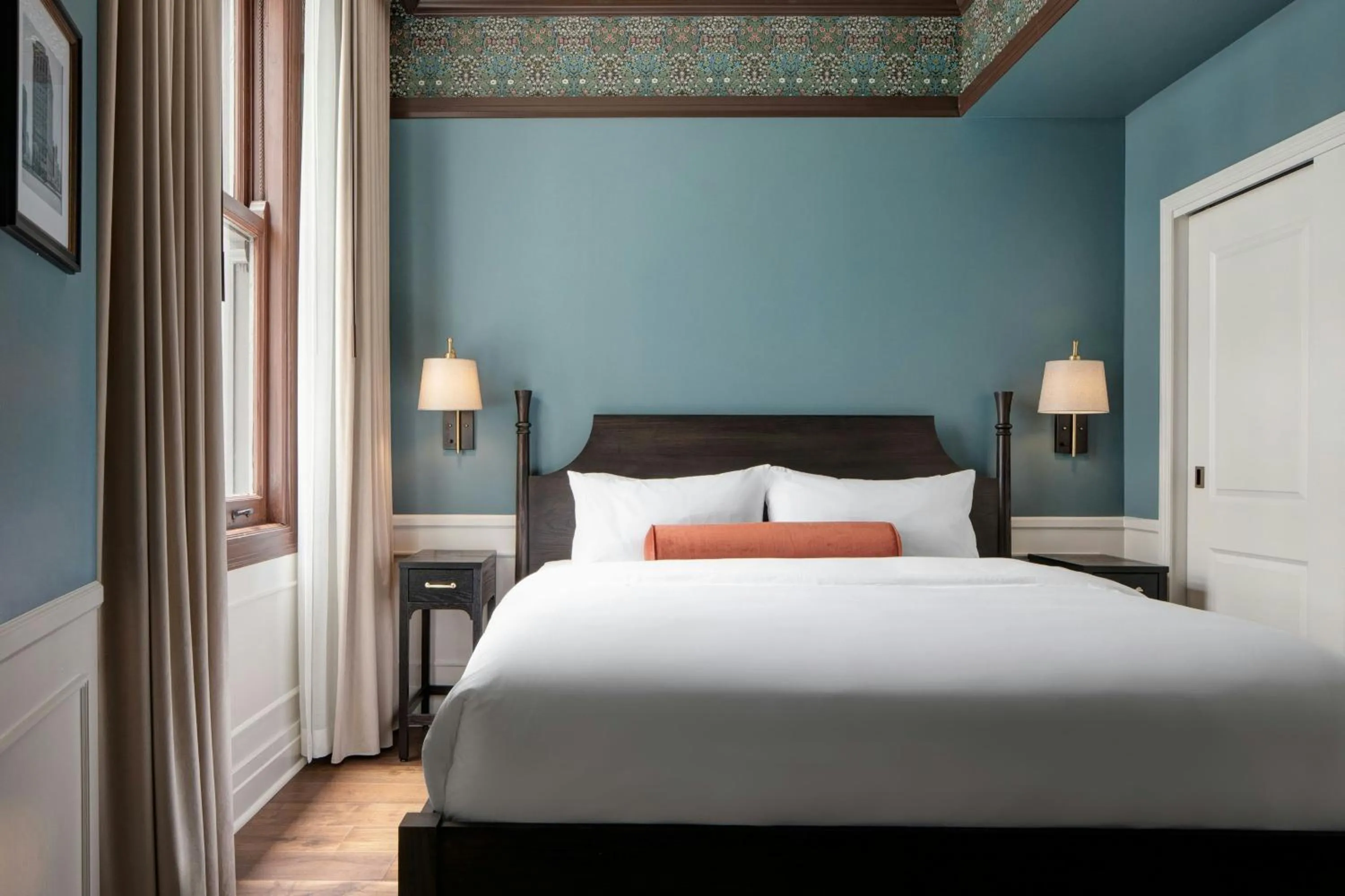 Bedroom, Bed in Hotel David Whitney, Autograph Collection