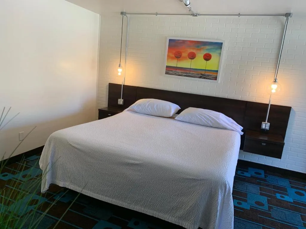 Bed in The Sands Motel