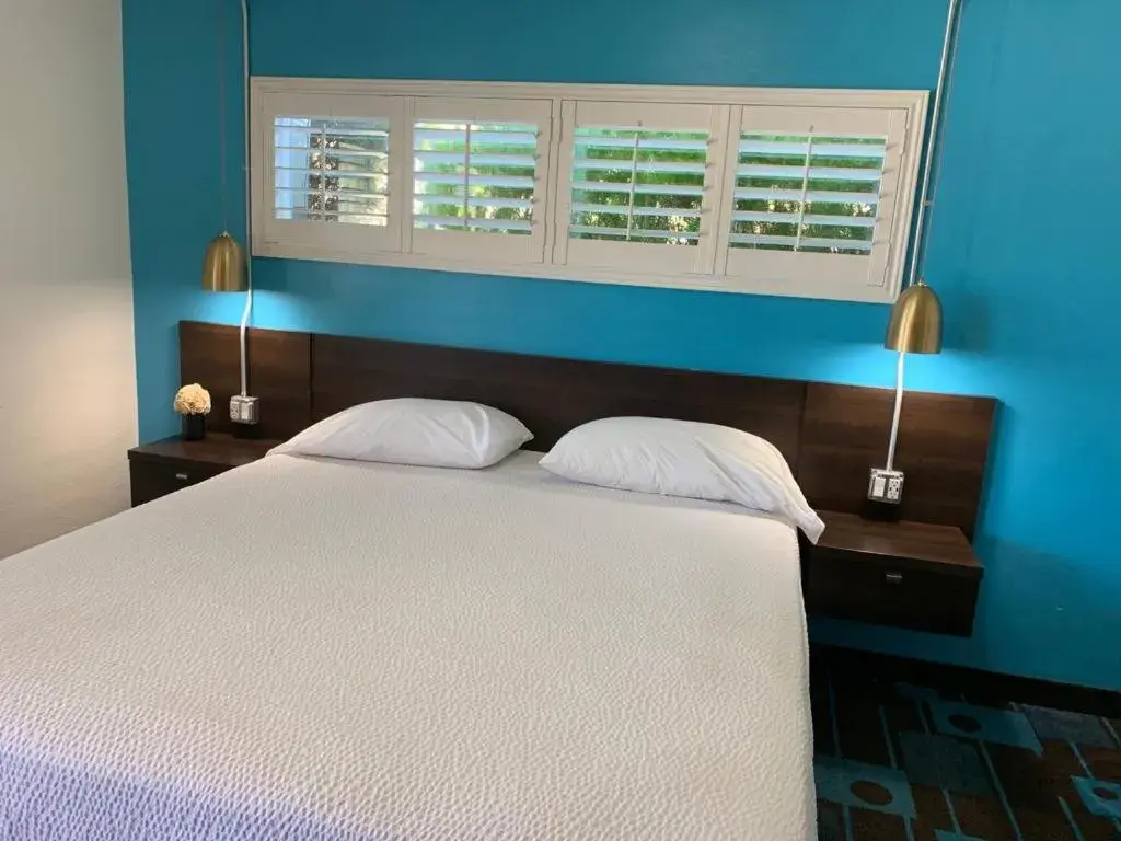 Bed in The Sands Motel Bed in The Sands Motel