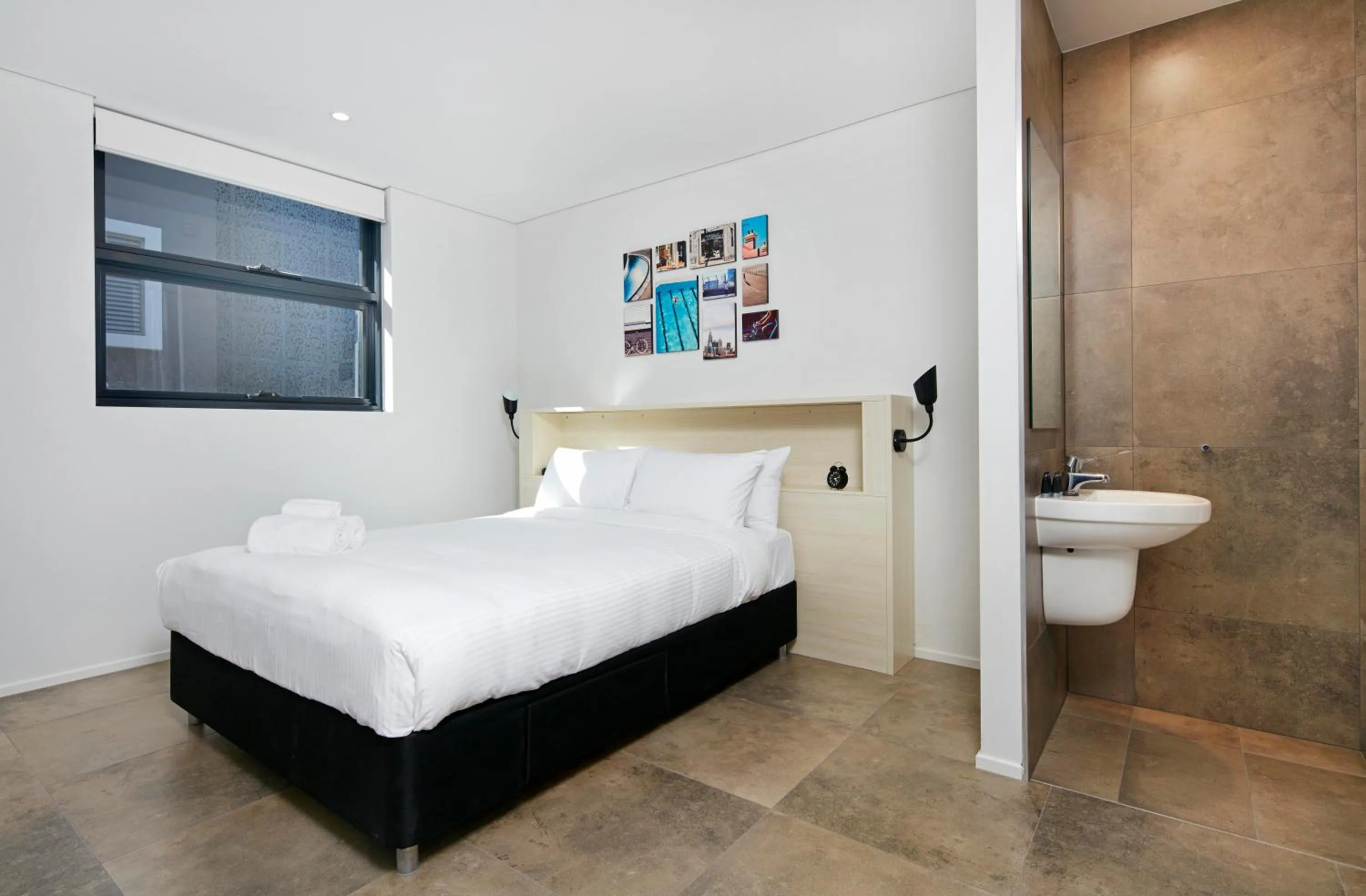 Bathroom, Bed in Veriu Camperdown