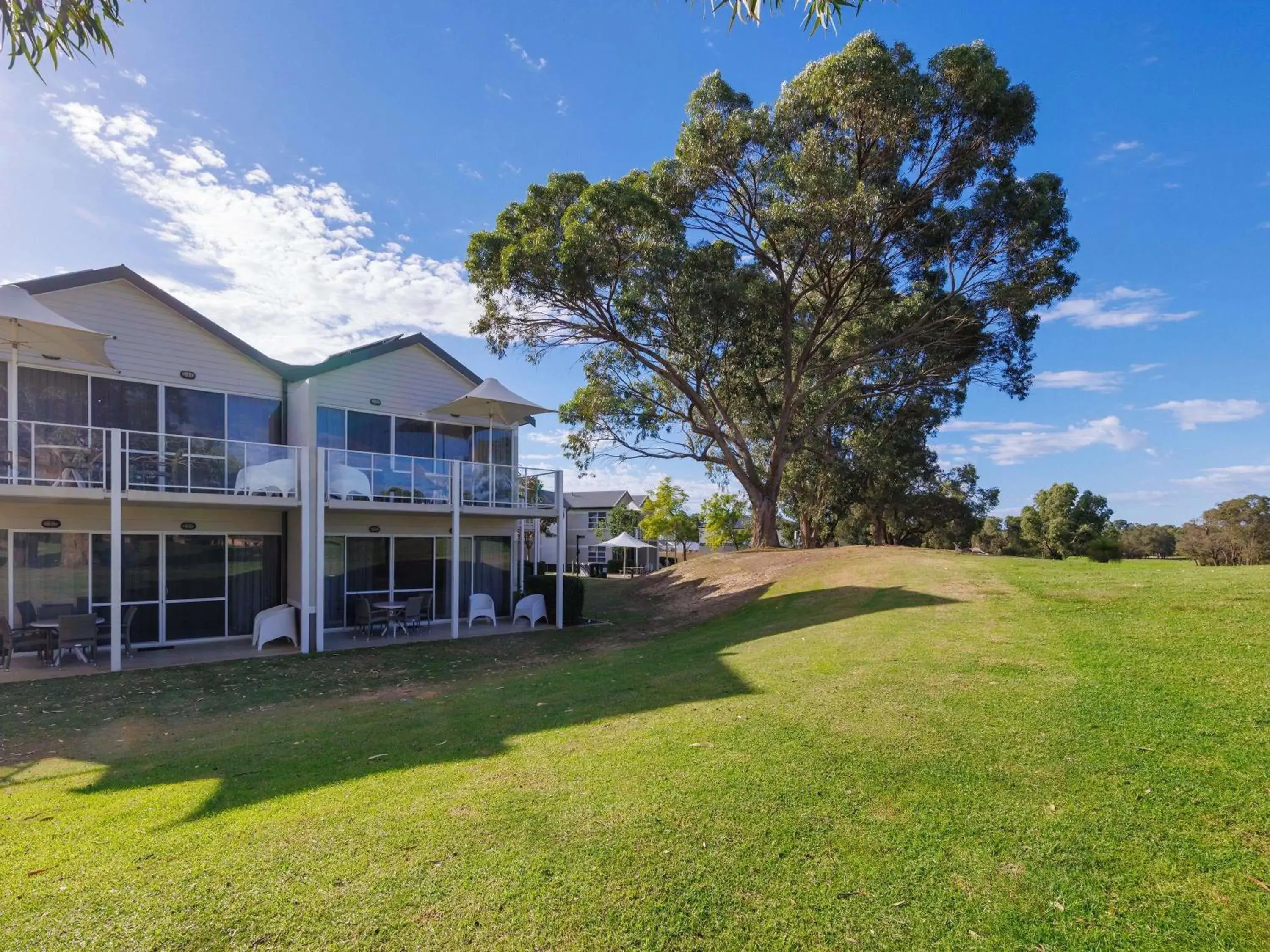 Property building in The Sebel Swan Valley the Vines Property building in The Sebel Swan Valley the Vines