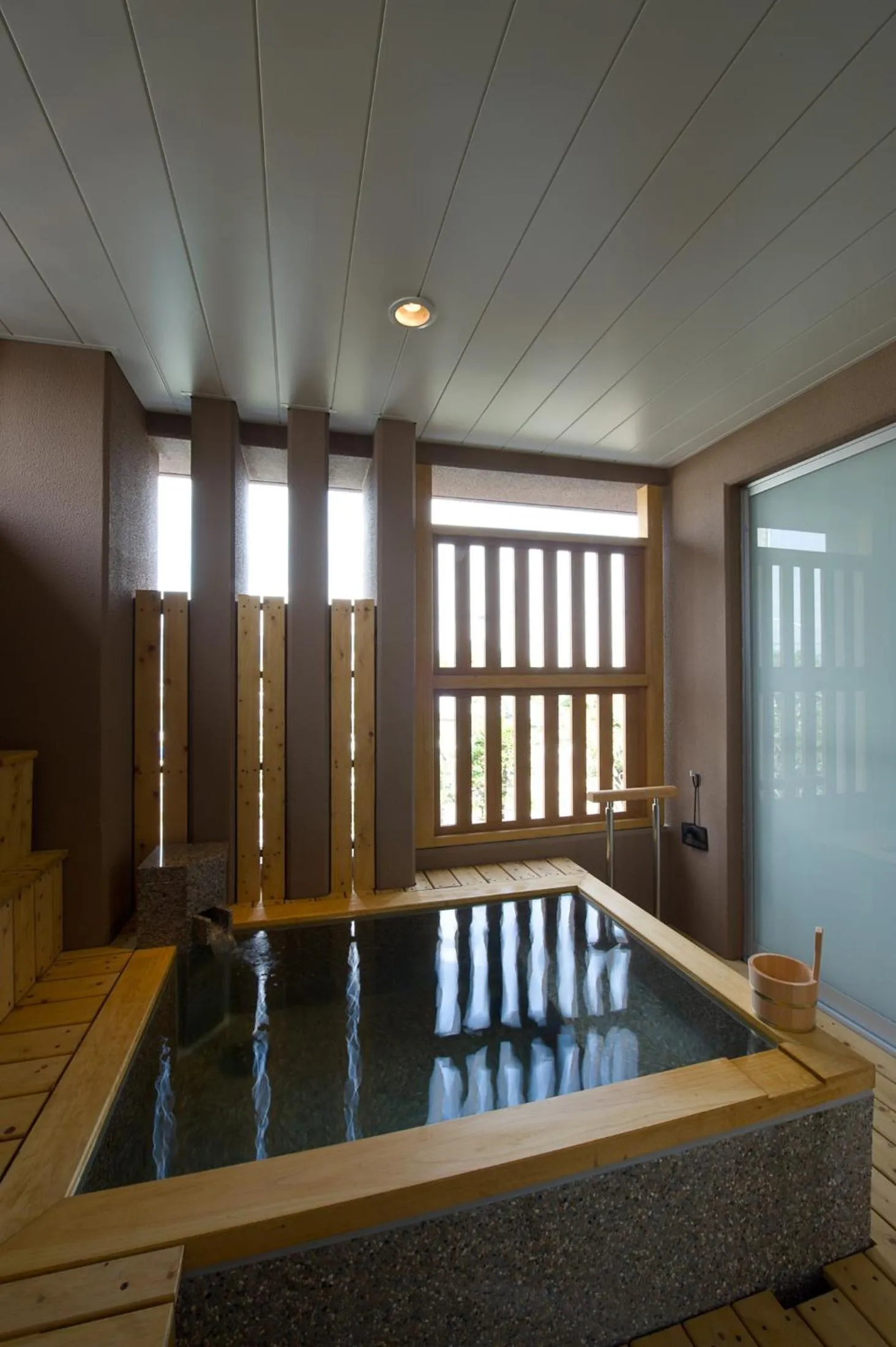 Hot Spring Bath in Migiwaya