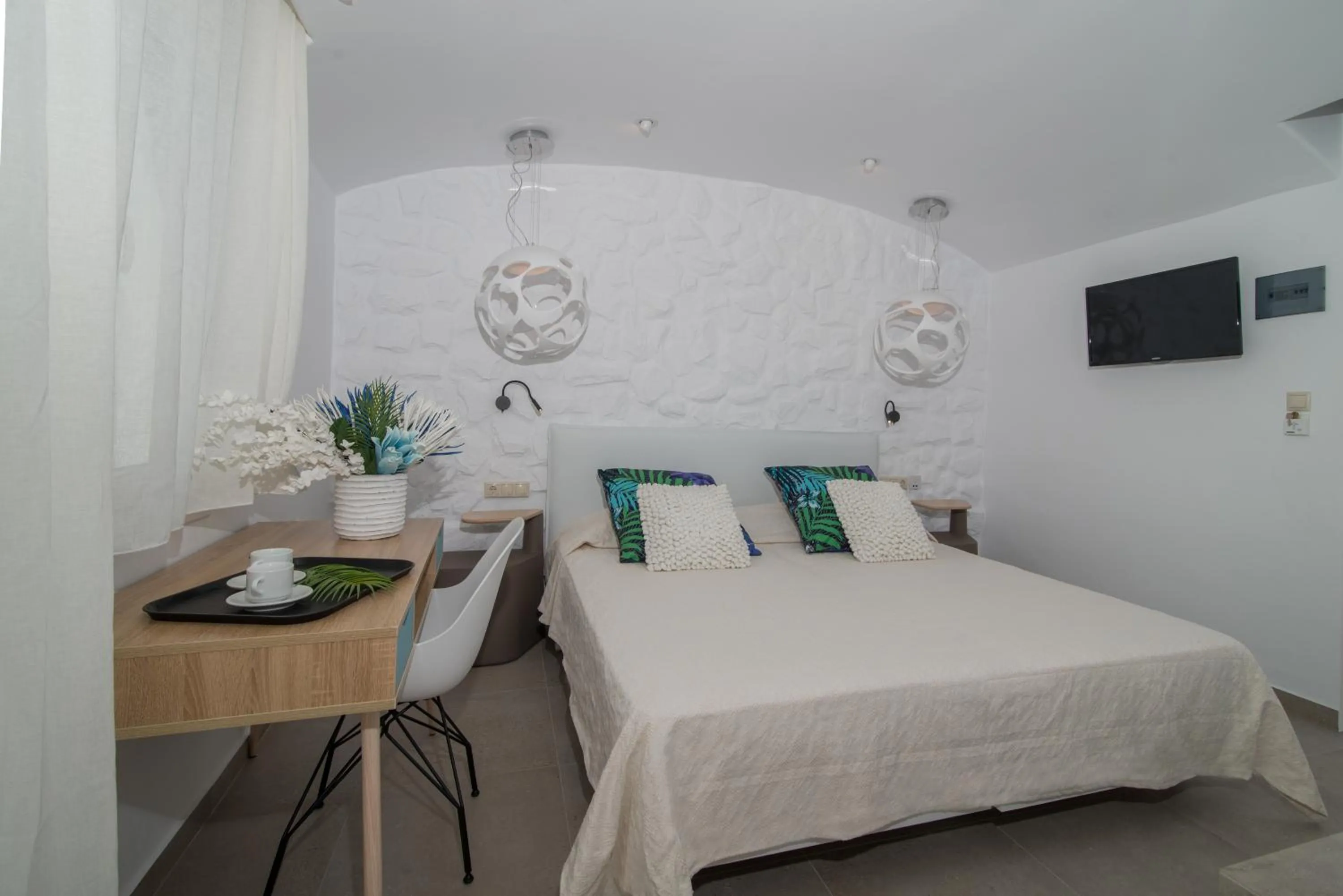 Bedroom, Bed in Spiros