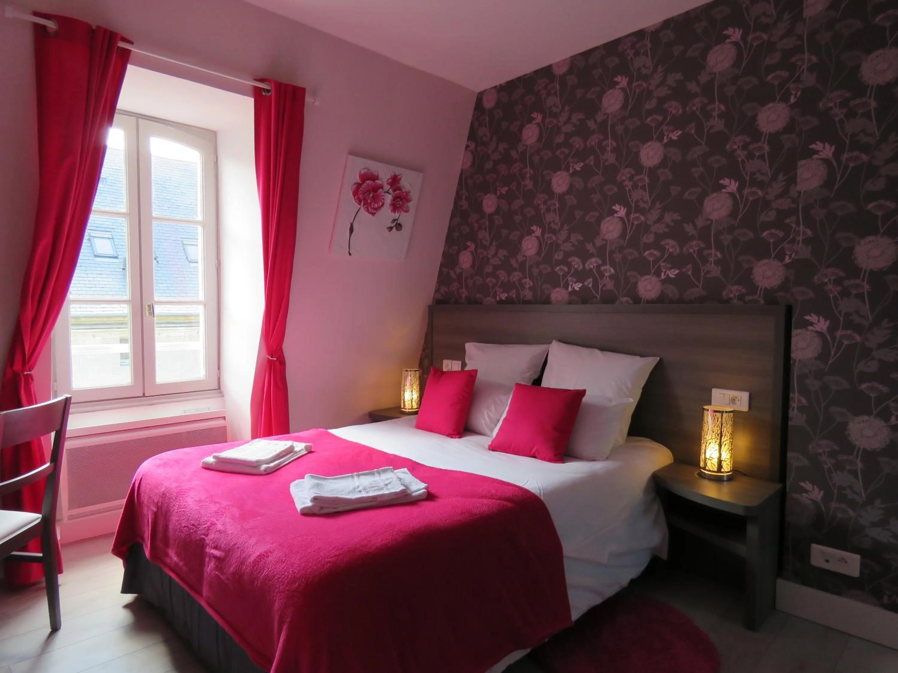 Day, Bed in Hôtel Le Saint Patrice